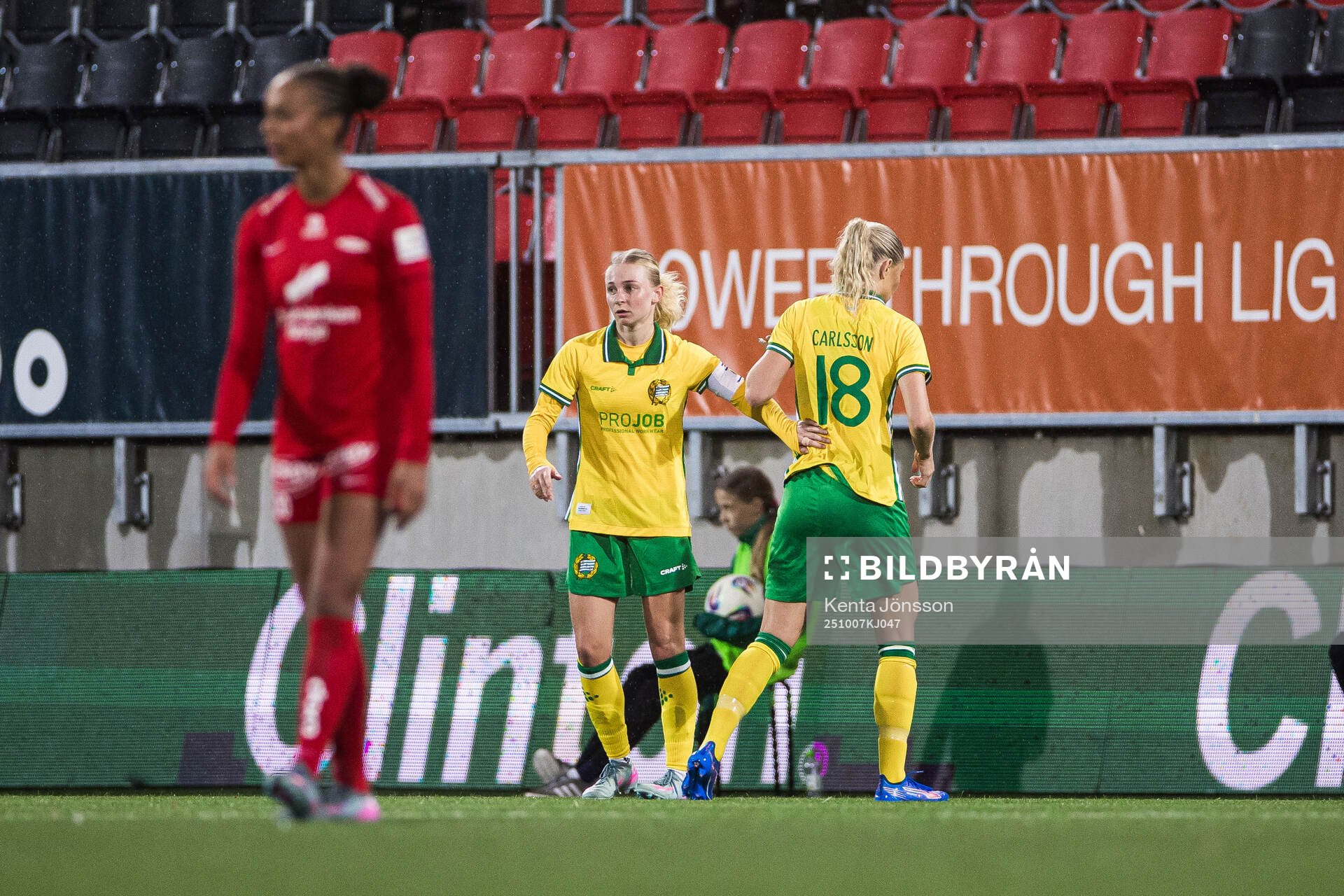 Alice Carlsson of Hammarby leaves the pitch