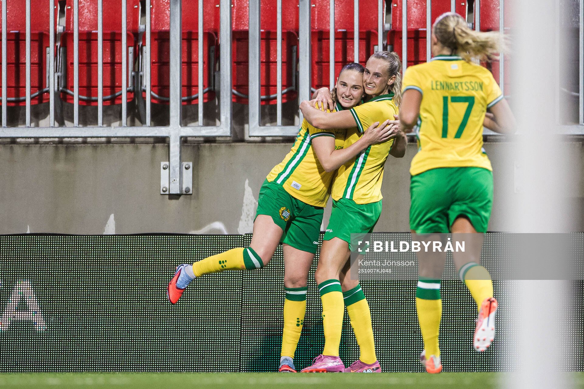 Vilde Hasund of Hammarby celebrates with Ellen Wangerheim