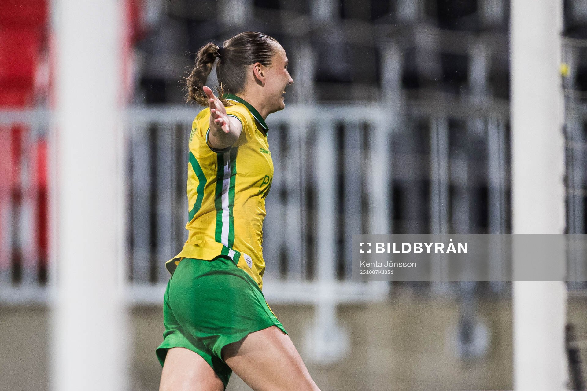 Vilde Hasund of Hammarby celebrates