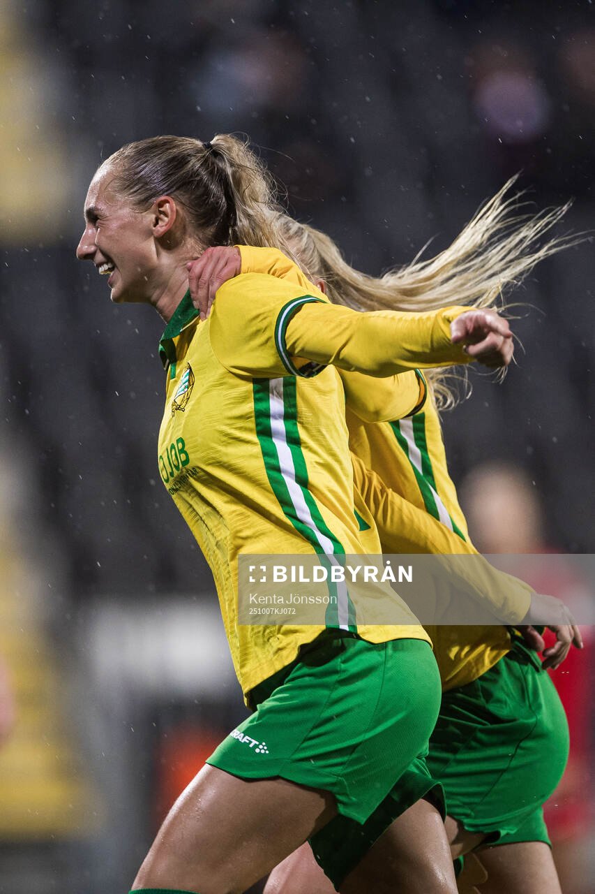 Ellen Wangerheim of Hammarby celebrates