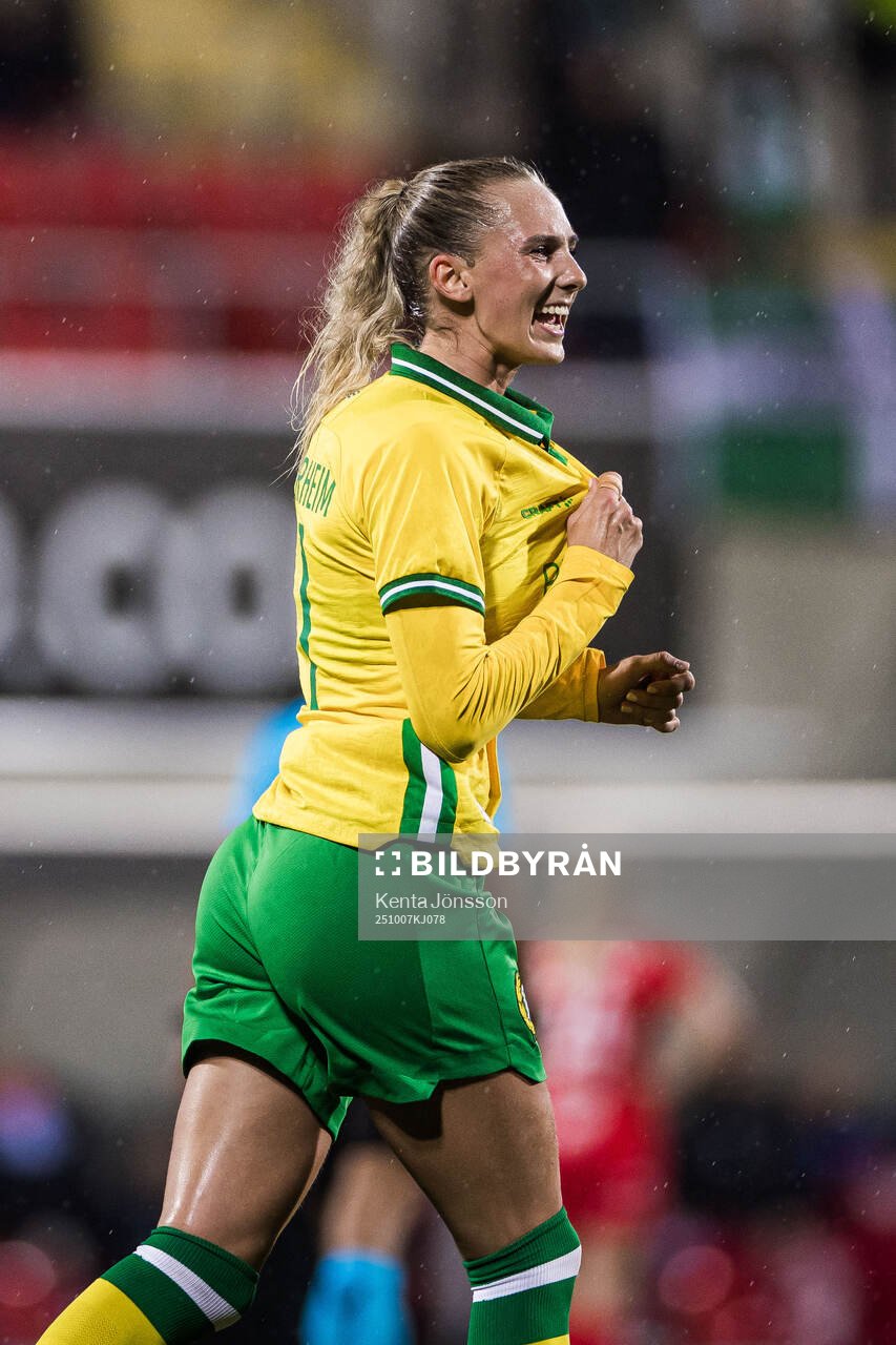 Ellen Wangerheim of Hammarby celebrates