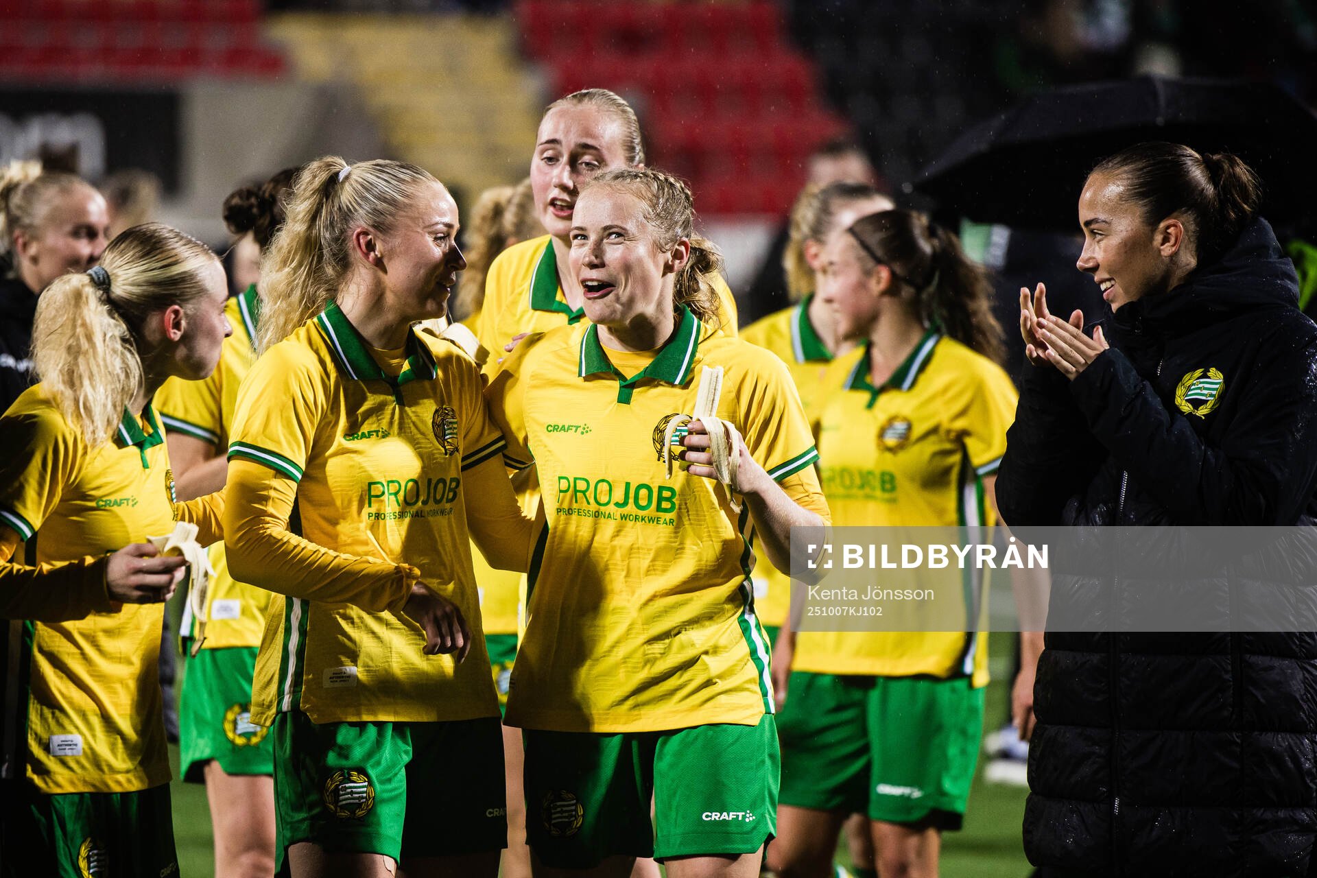 Anna Jøsendal and Julie Blakstad of Hammarby celebrates
