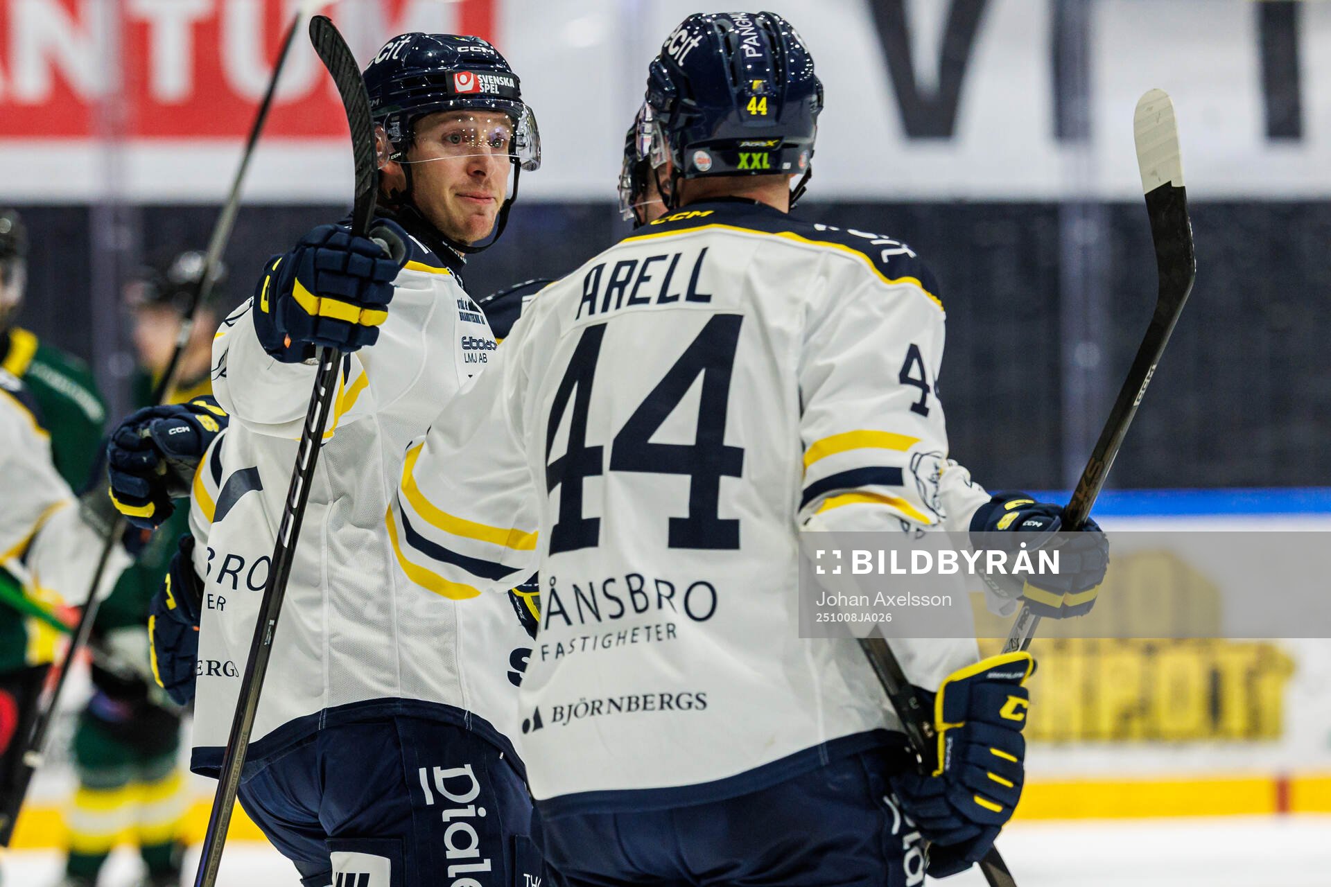 Södertäljes Carter Ashton jublar