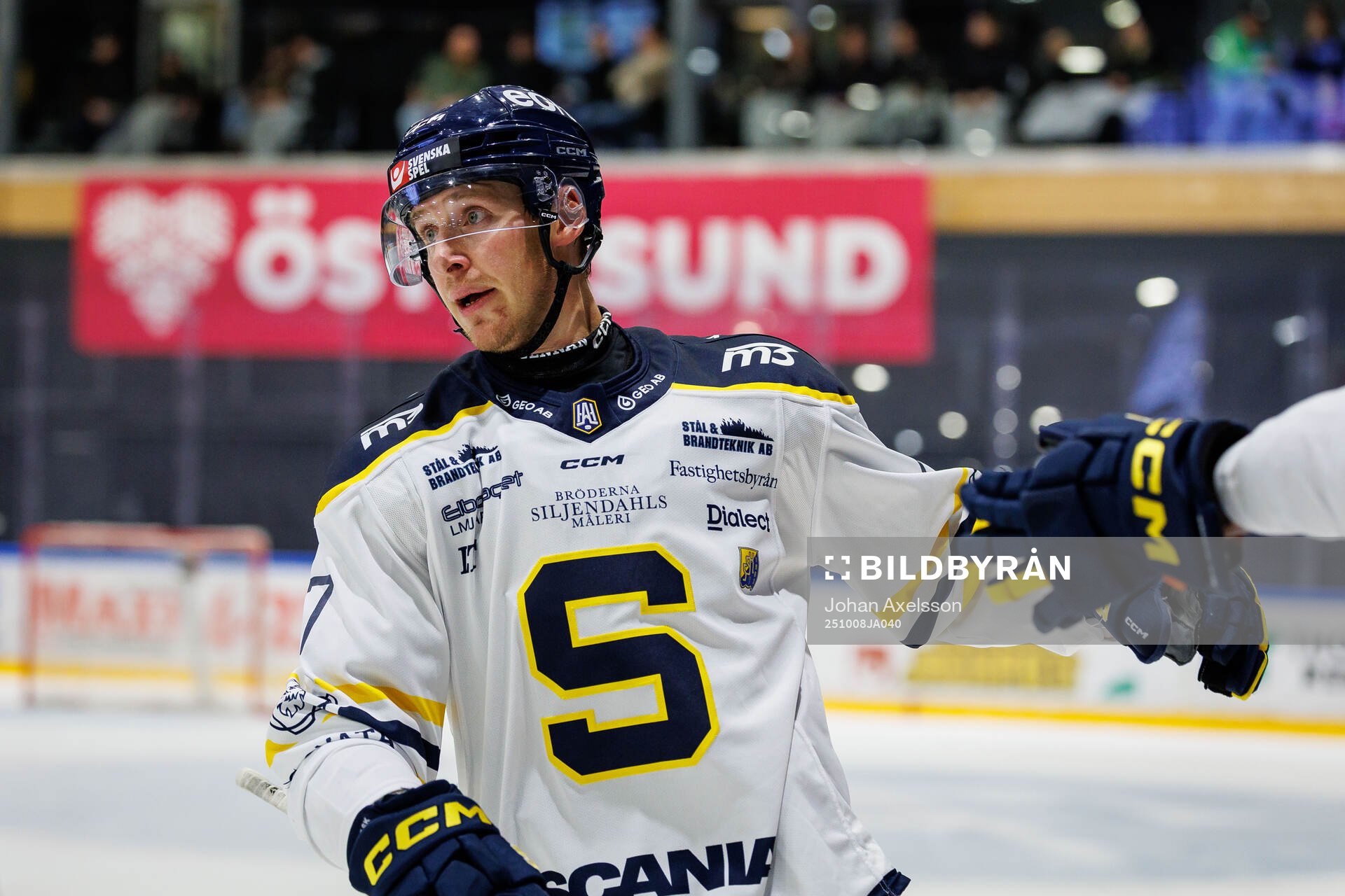 Södertäljes Carter Ashton jublar
