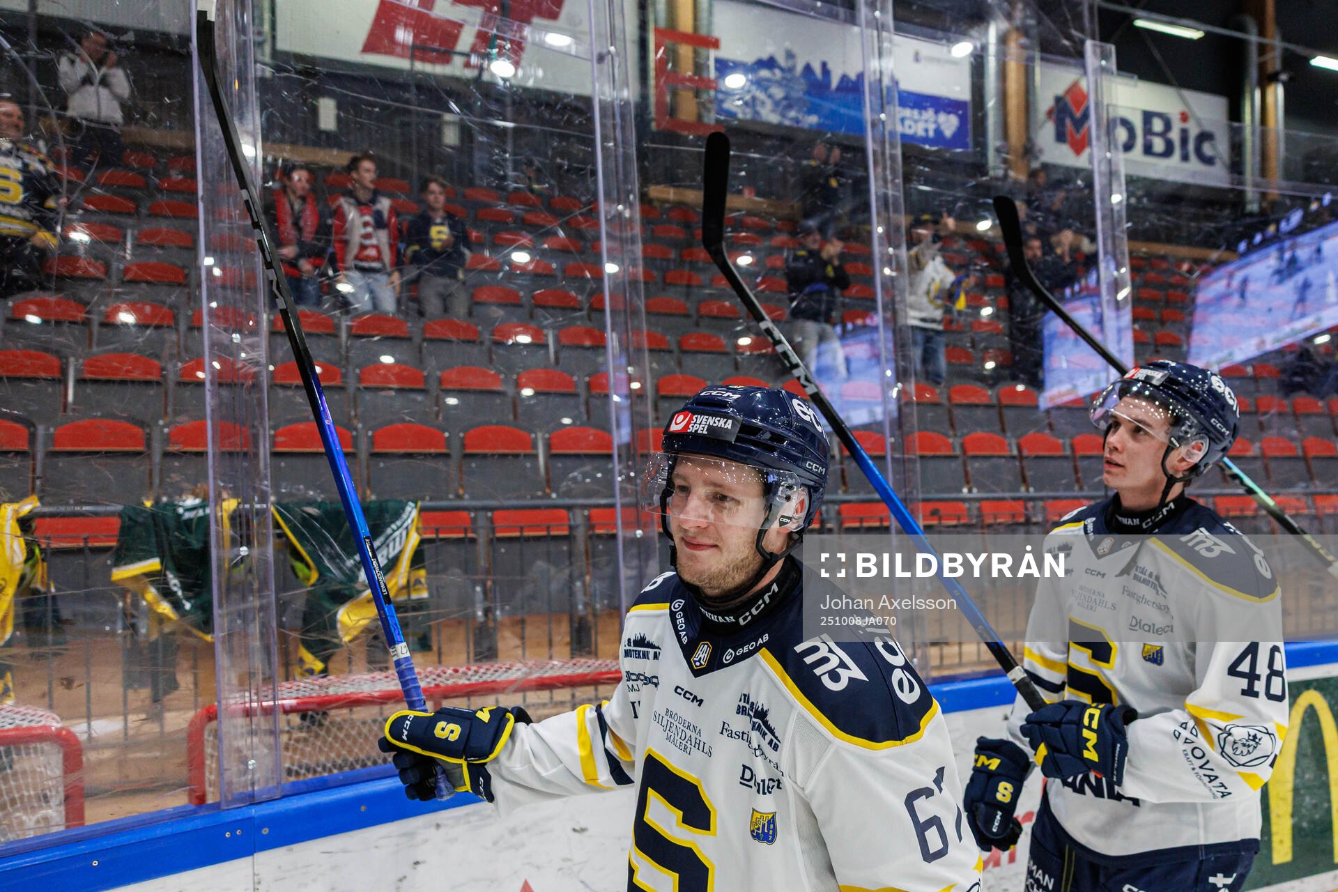 Södertäljes Mitch Lewandowski jublar