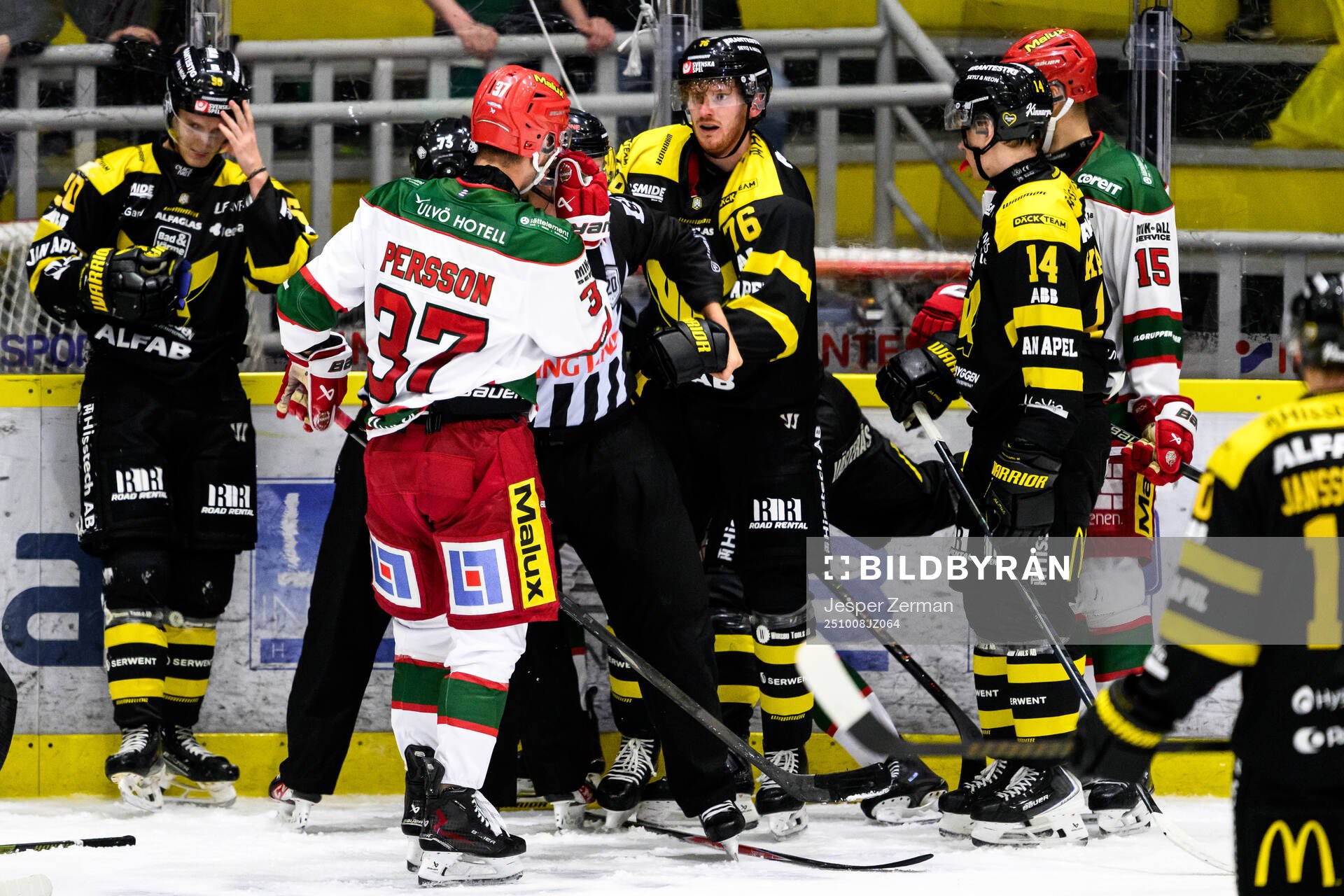 Modos Viktor Persson och Västerås Oskar Kvist