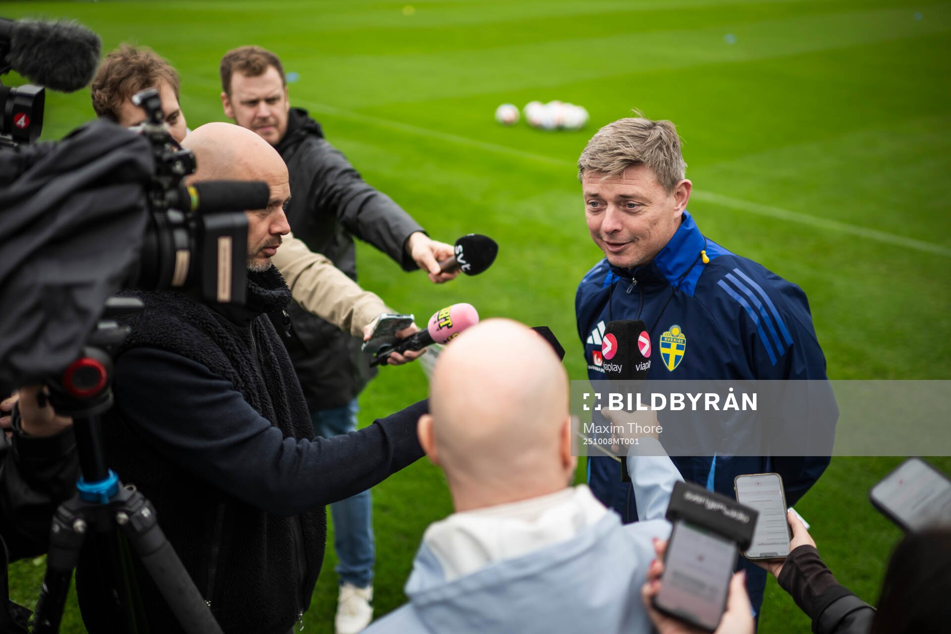 Head coach Jon Dahl Tomasson of the Swedish men's national