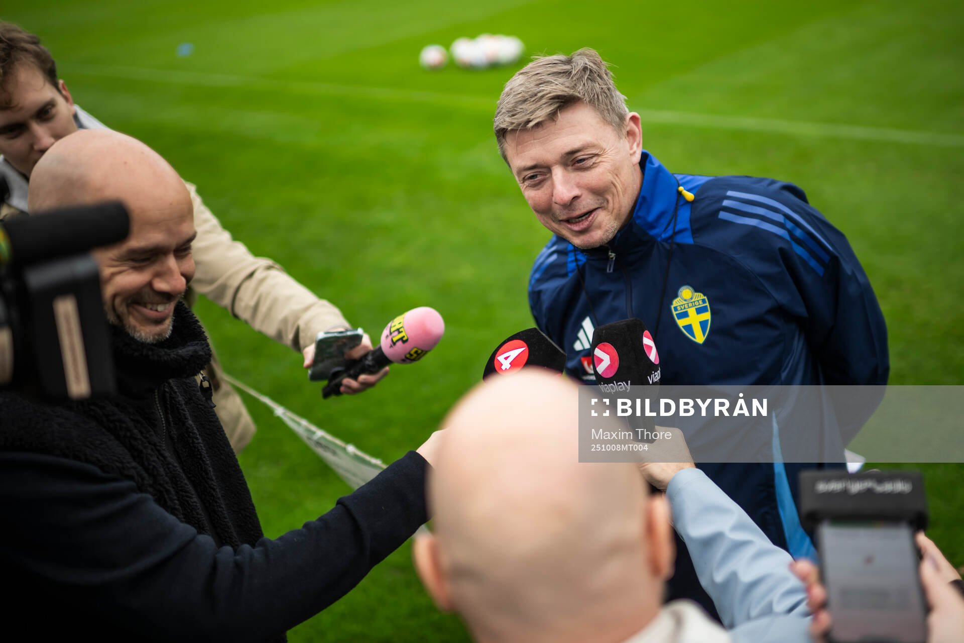 Head coach Jon Dahl Tomasson of the Swedish men's national