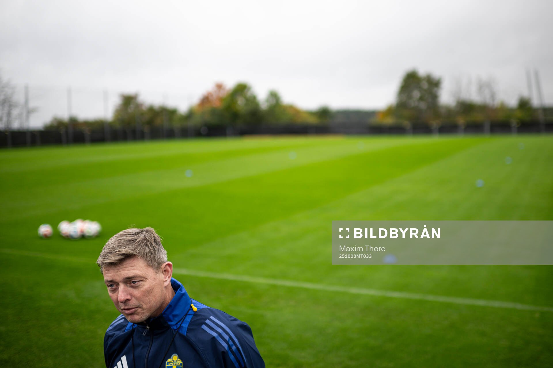 Head coach Jon Dahl Tomasson of the Swedish men's national