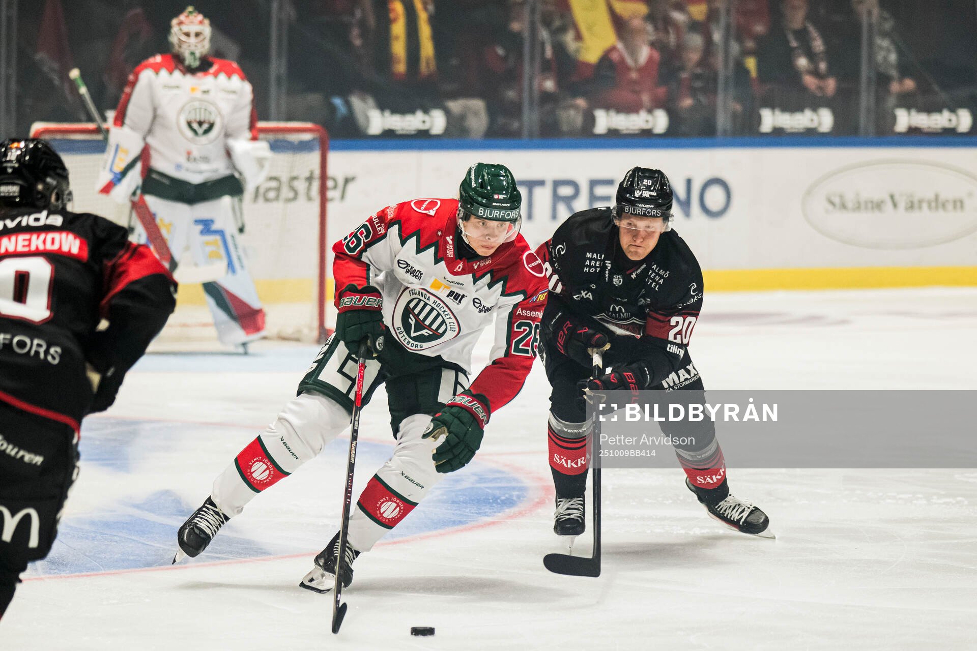 Frölundas Isac Heens och Malmö Redhawks Thomas Berg