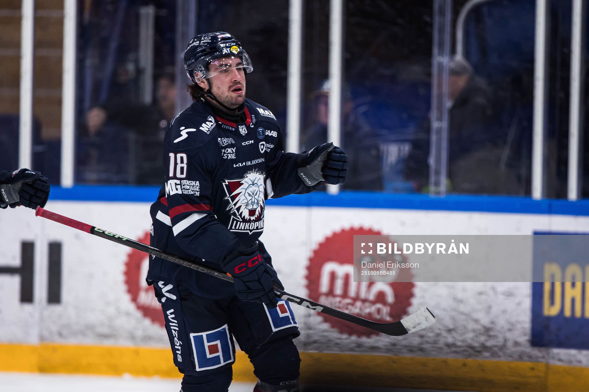 Linköpings Remi Elie jublar
