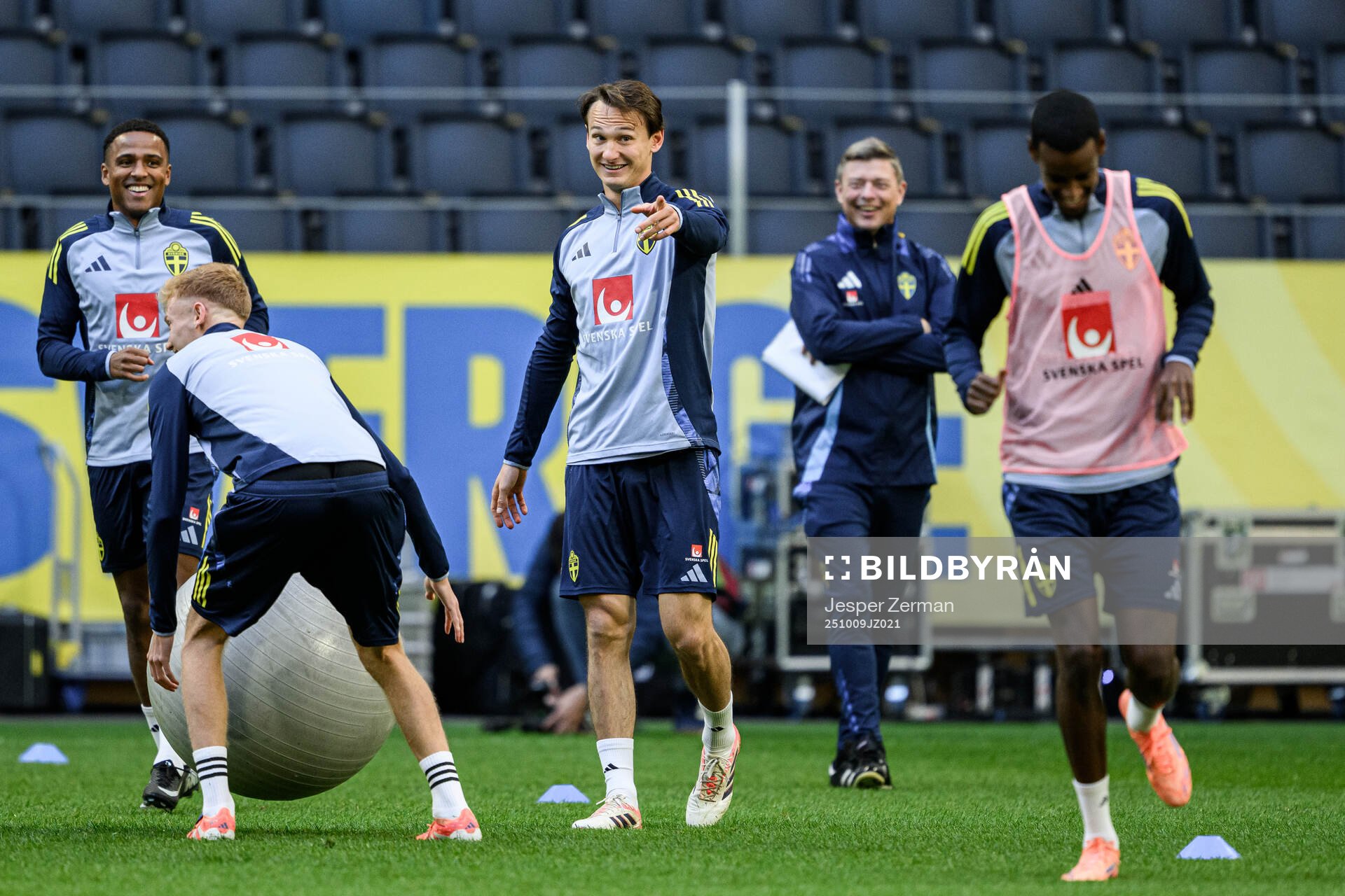 Niclas Eliasson, Hjalmar Ekdal and Alexander Isak of the