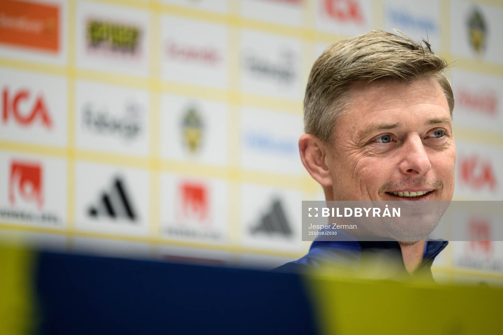 Head coach Jon Dahl Tomasson of the Swedish men's national