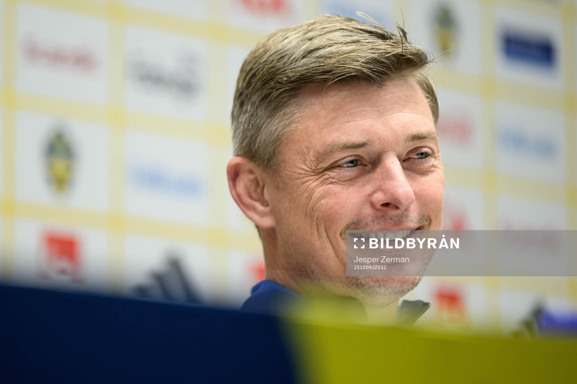 Head coach Jon Dahl Tomasson of the Swedish men's national