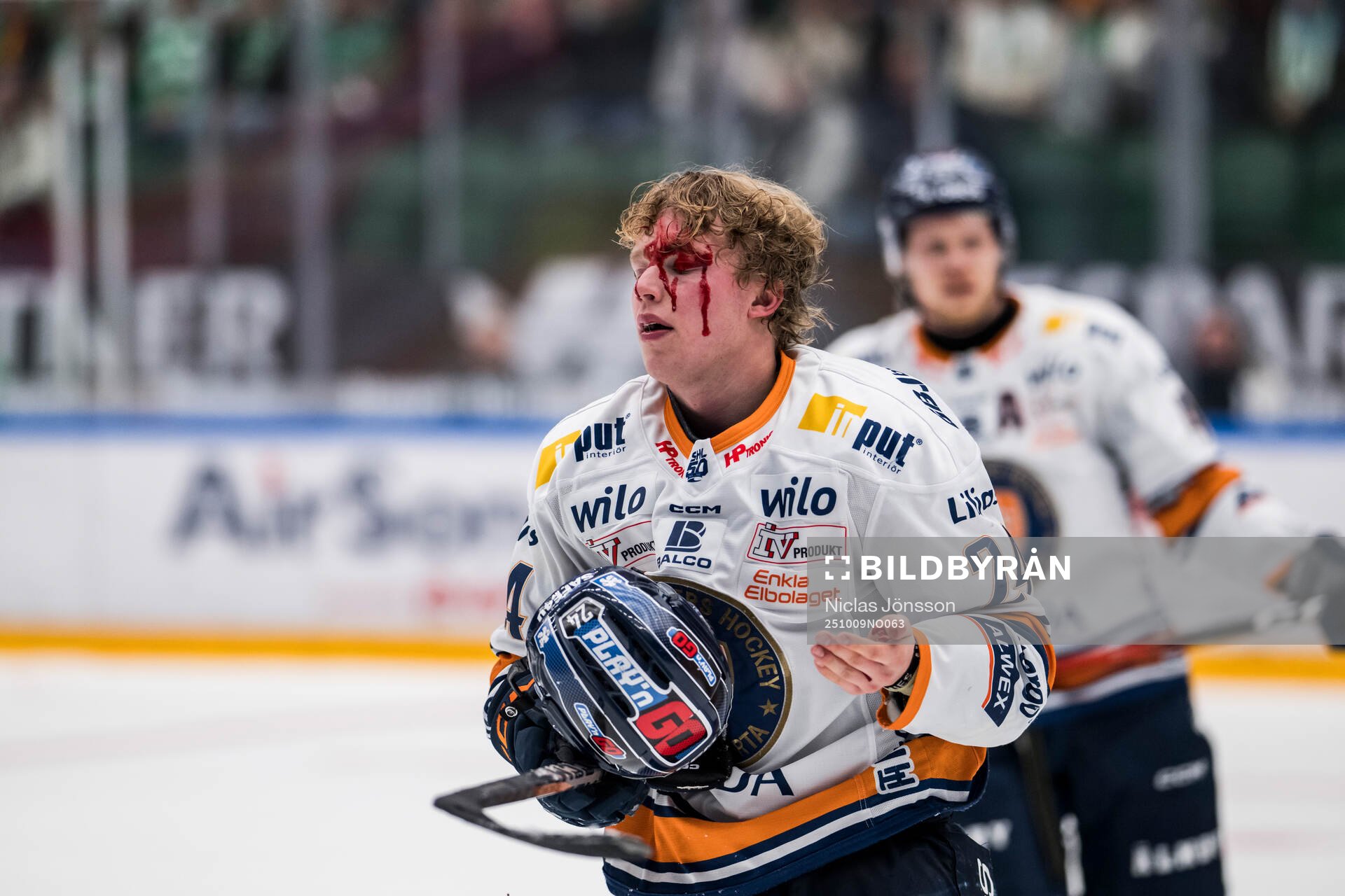Växjös Karl Henriksson blöder