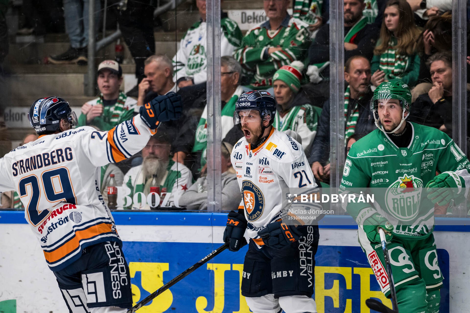 Växjös Brian Cooper jublar