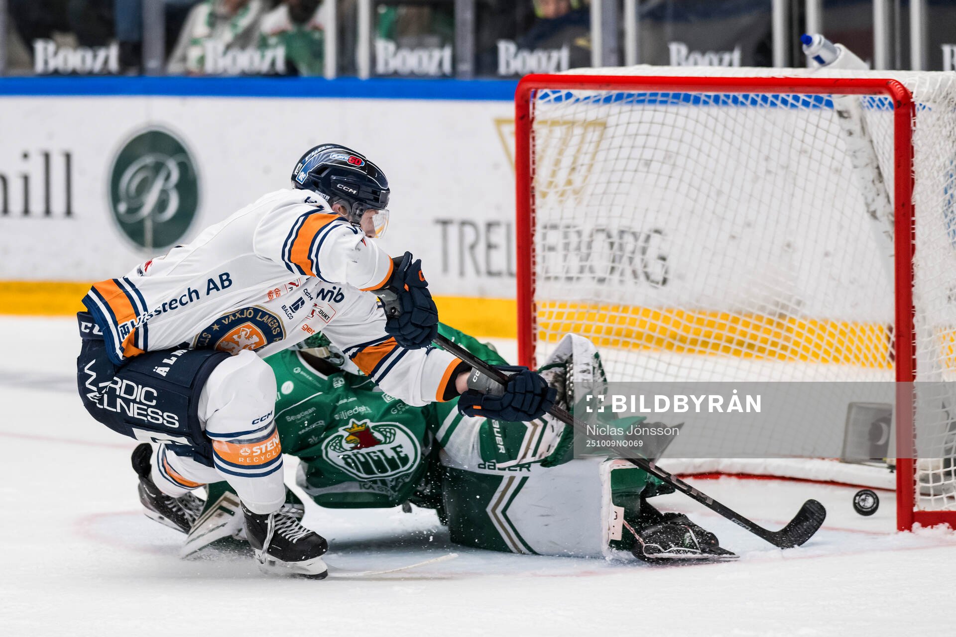 Växjös Brian Cooper gör 2-2