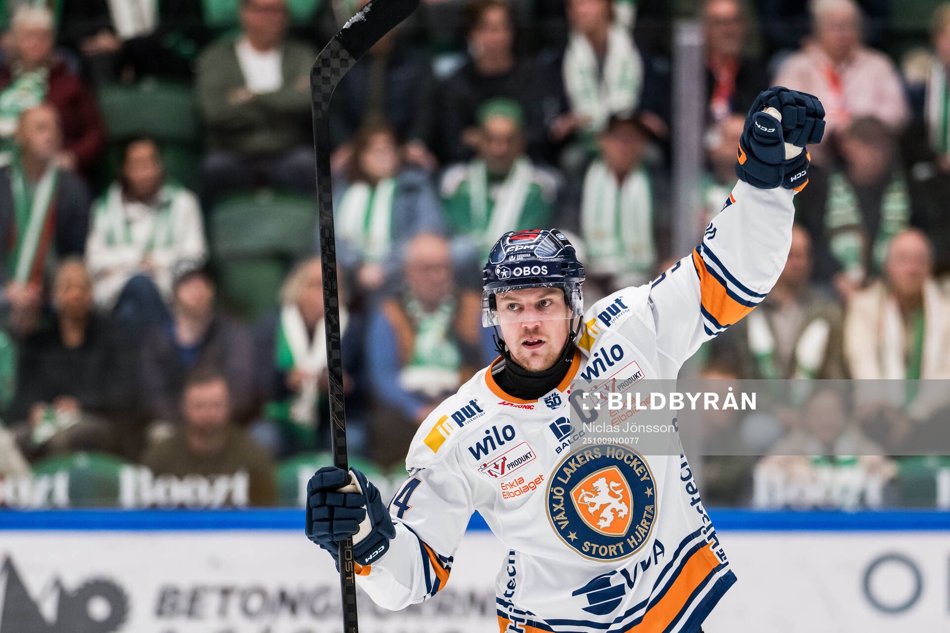 Växjös Joel Persson jublar