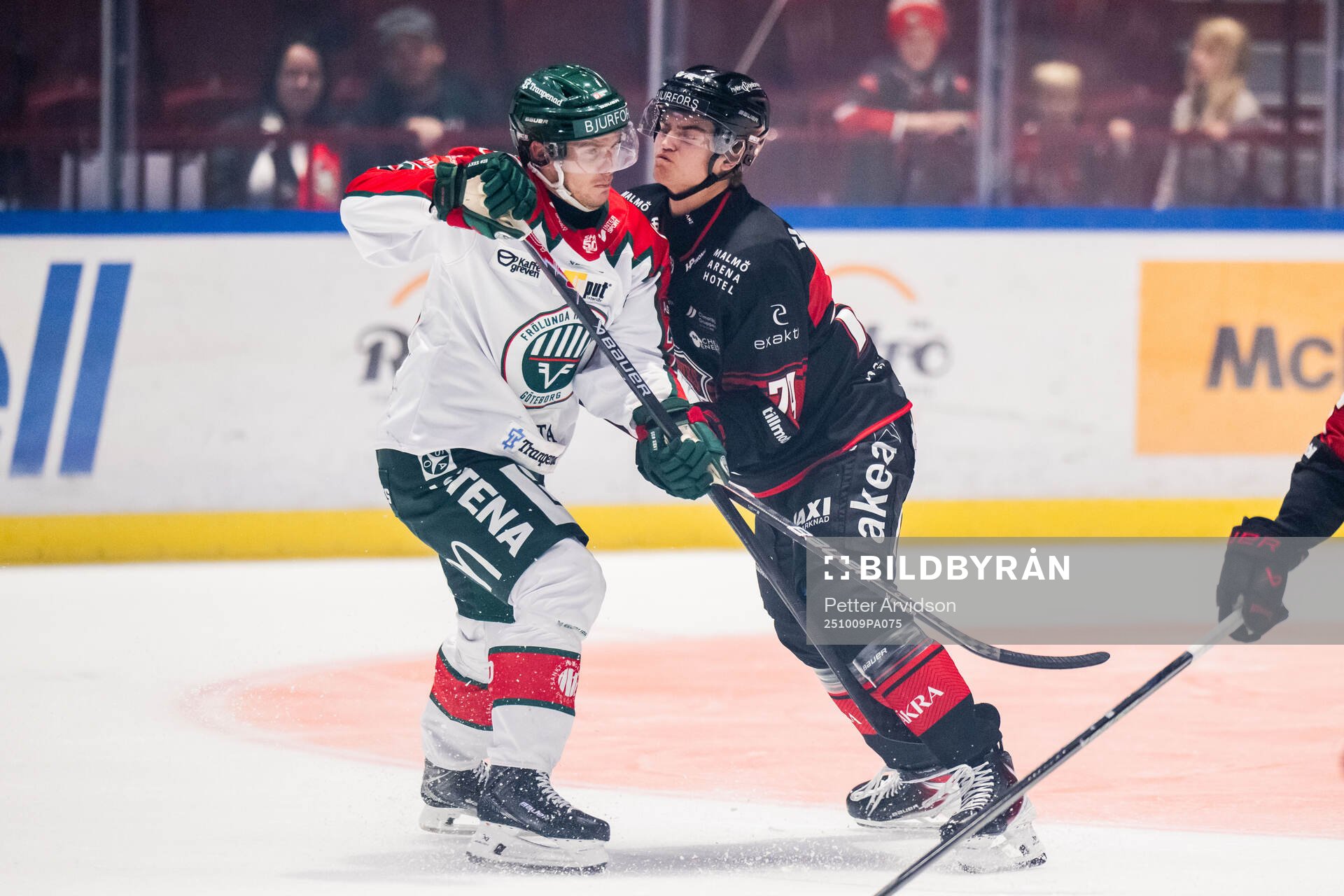 Frölundas Arttu Ruotsalainen och Malmö Redhawks Felix