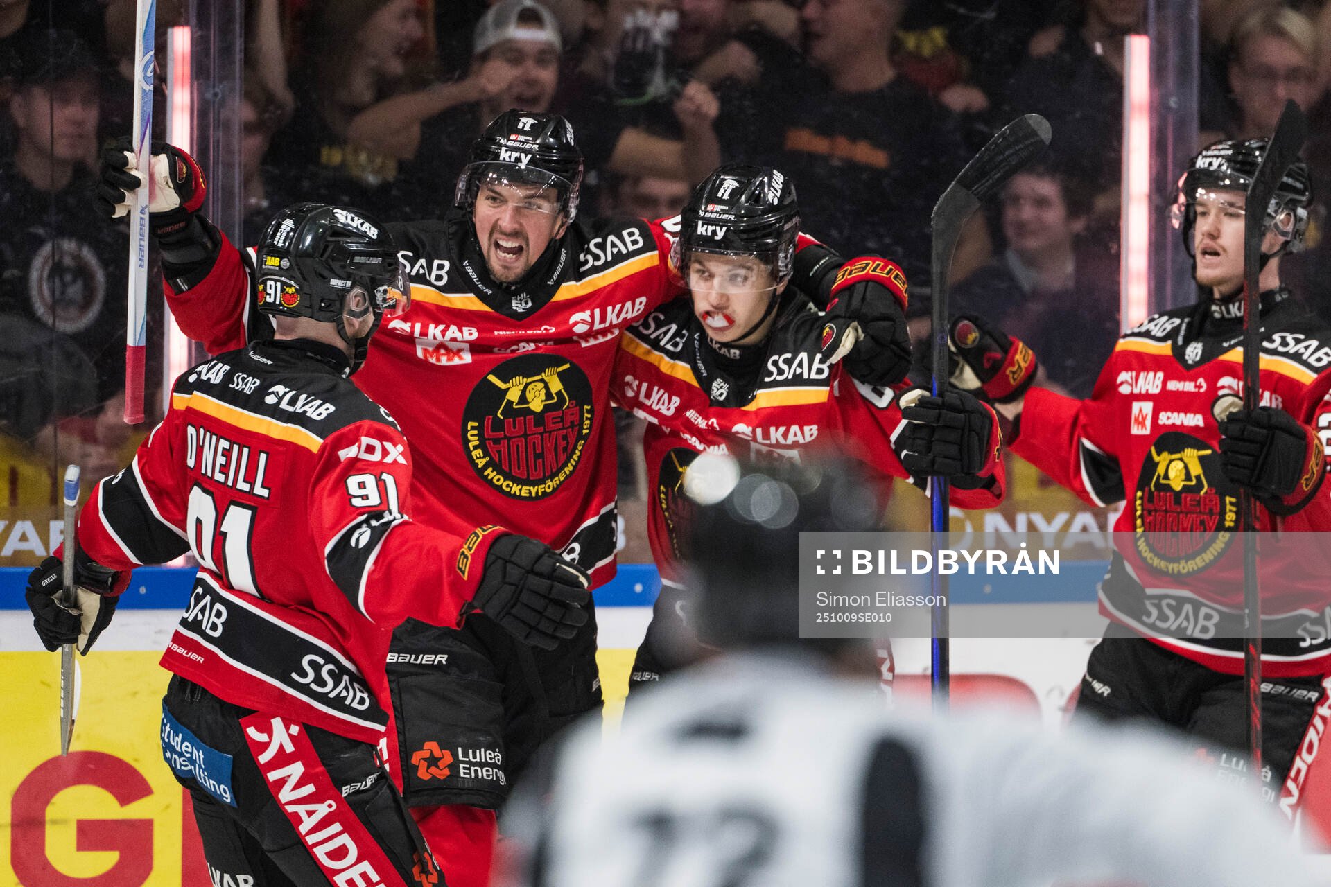 Luleås Eetu Koivistoinen och Isac Hedqvist jublar