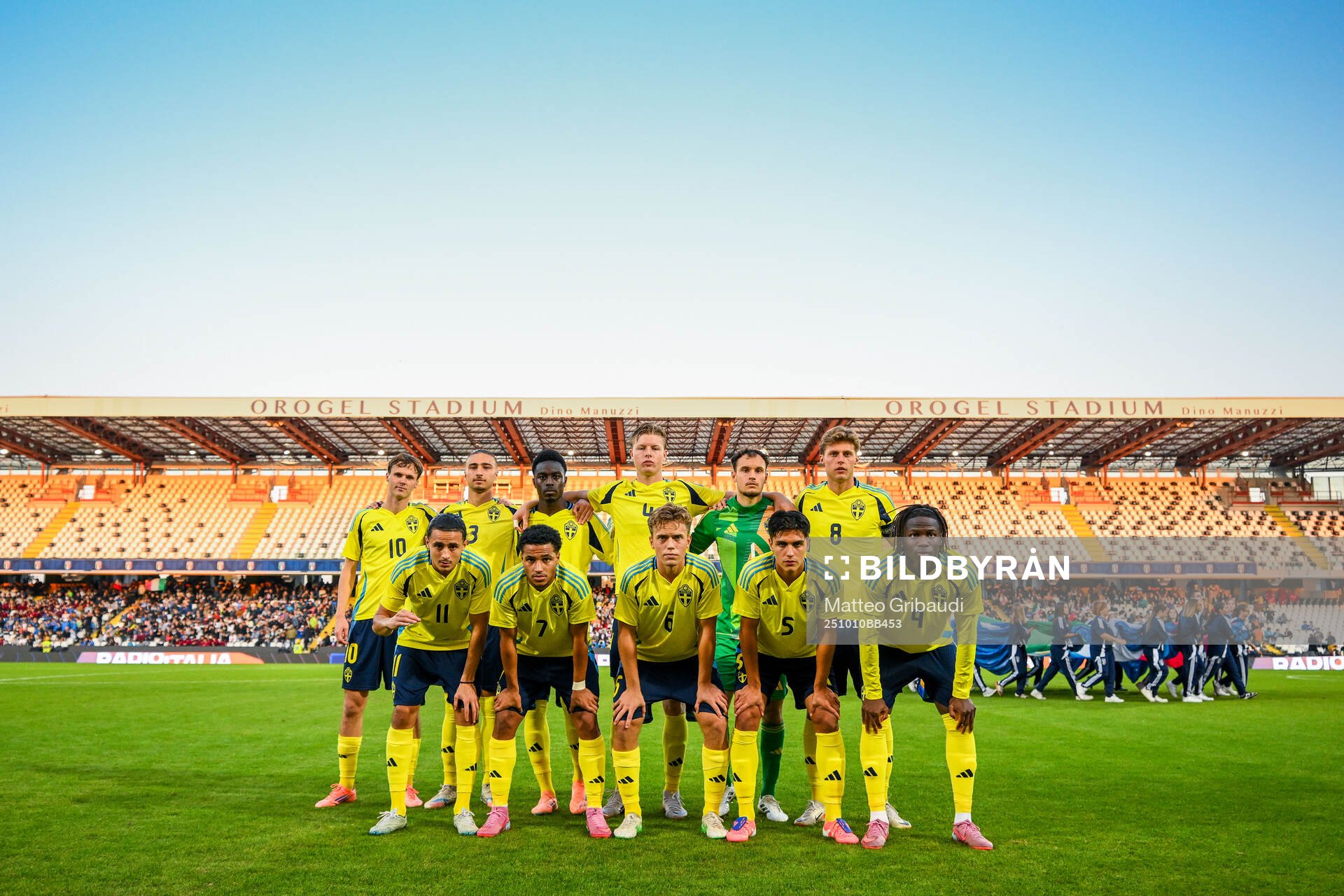 The starting eleven of Sweden pose for a team photo