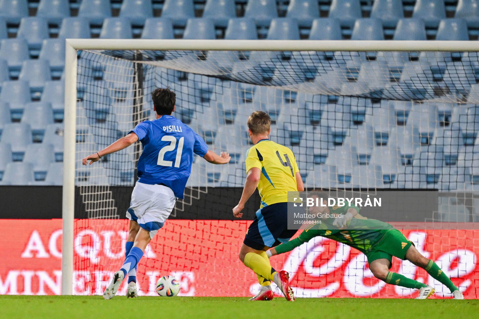Niccolo Pisilli of Italy scores the 1-0 goal against Nils