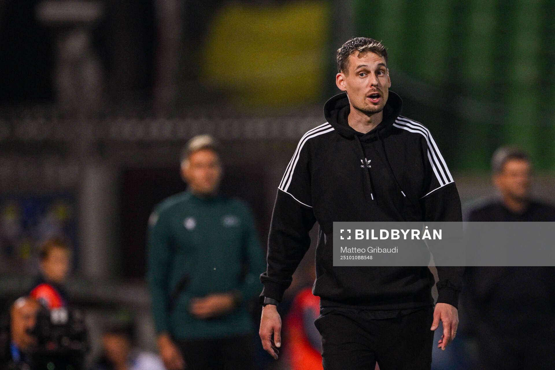Head coach Daniel Bäckström of Sweden