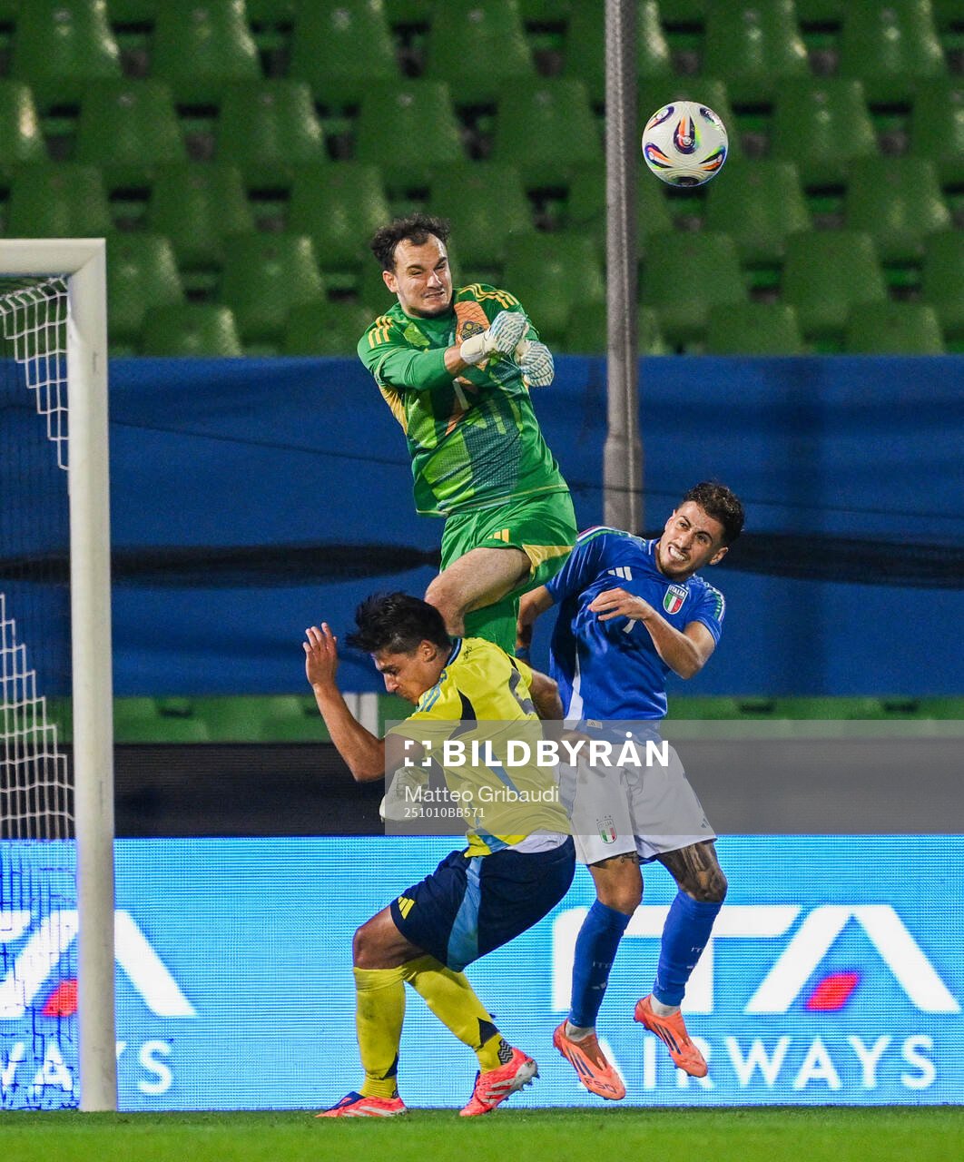Goalkeeper Elis Bishesari of Sweden