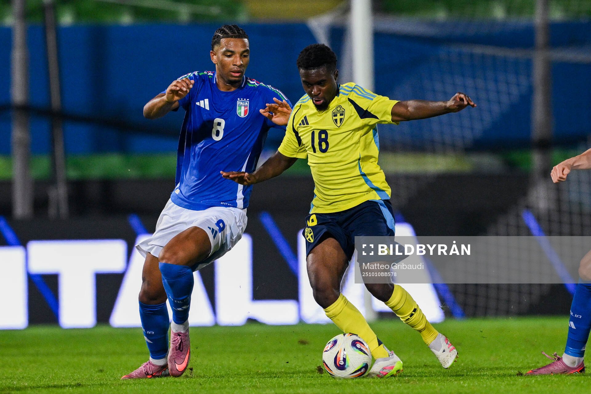 Cher Ndour of Italy and Jardell Kanga of Sweden