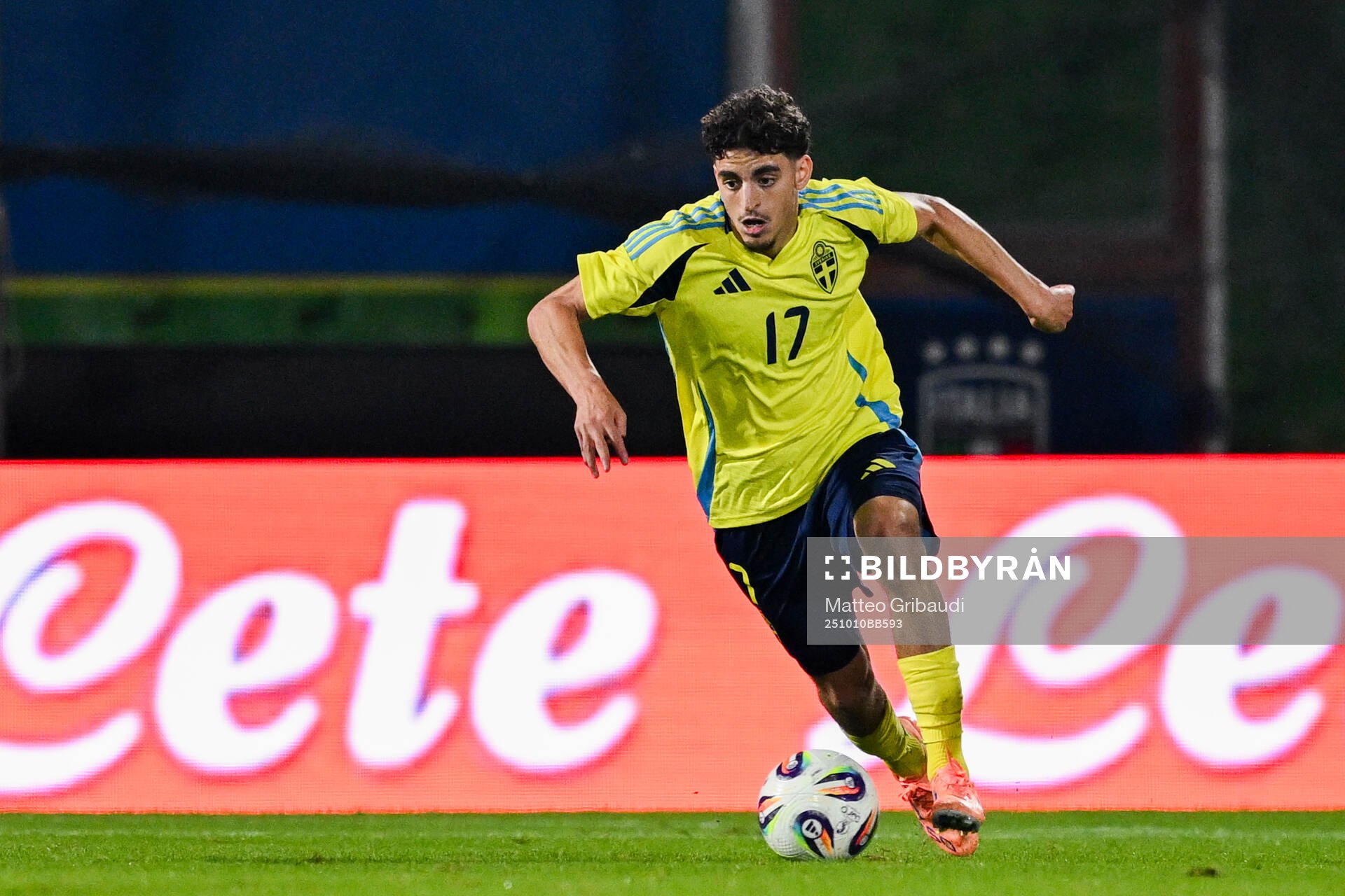Taha Ayari of Sweden