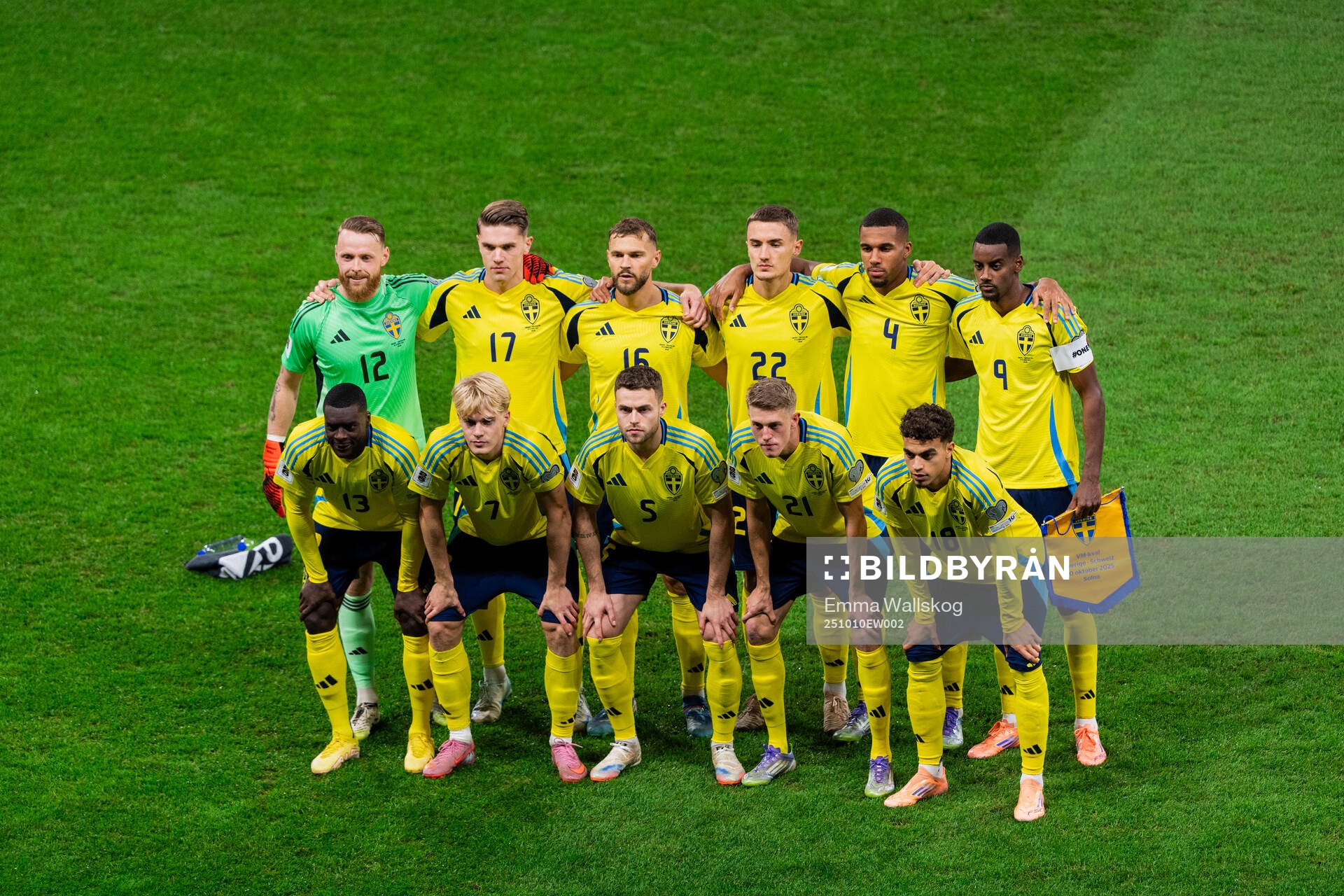 The starting eleven of Sweden pose for a team photo