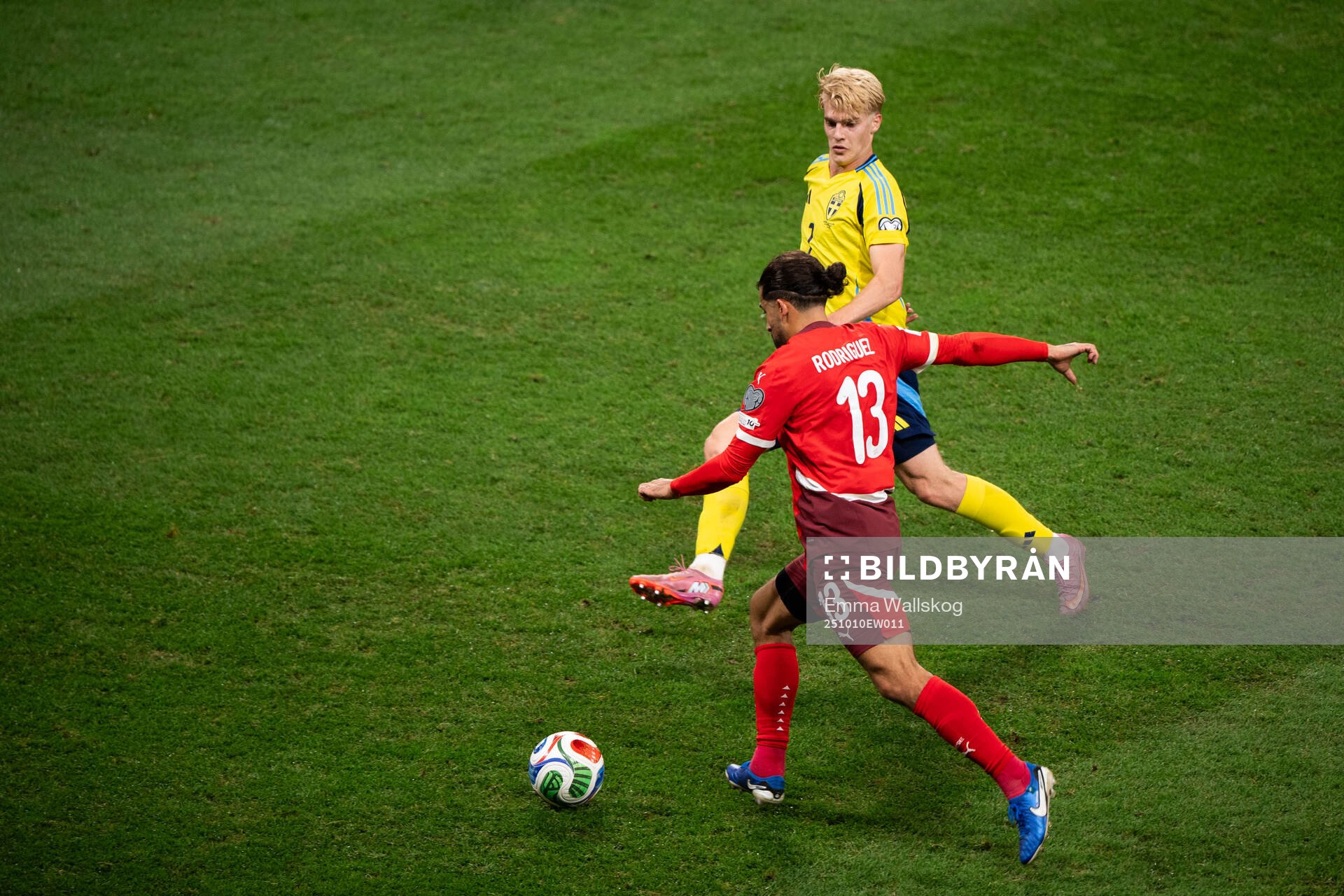 Lucas Bergvall of Sweden and Ricardo Rodriguez of
