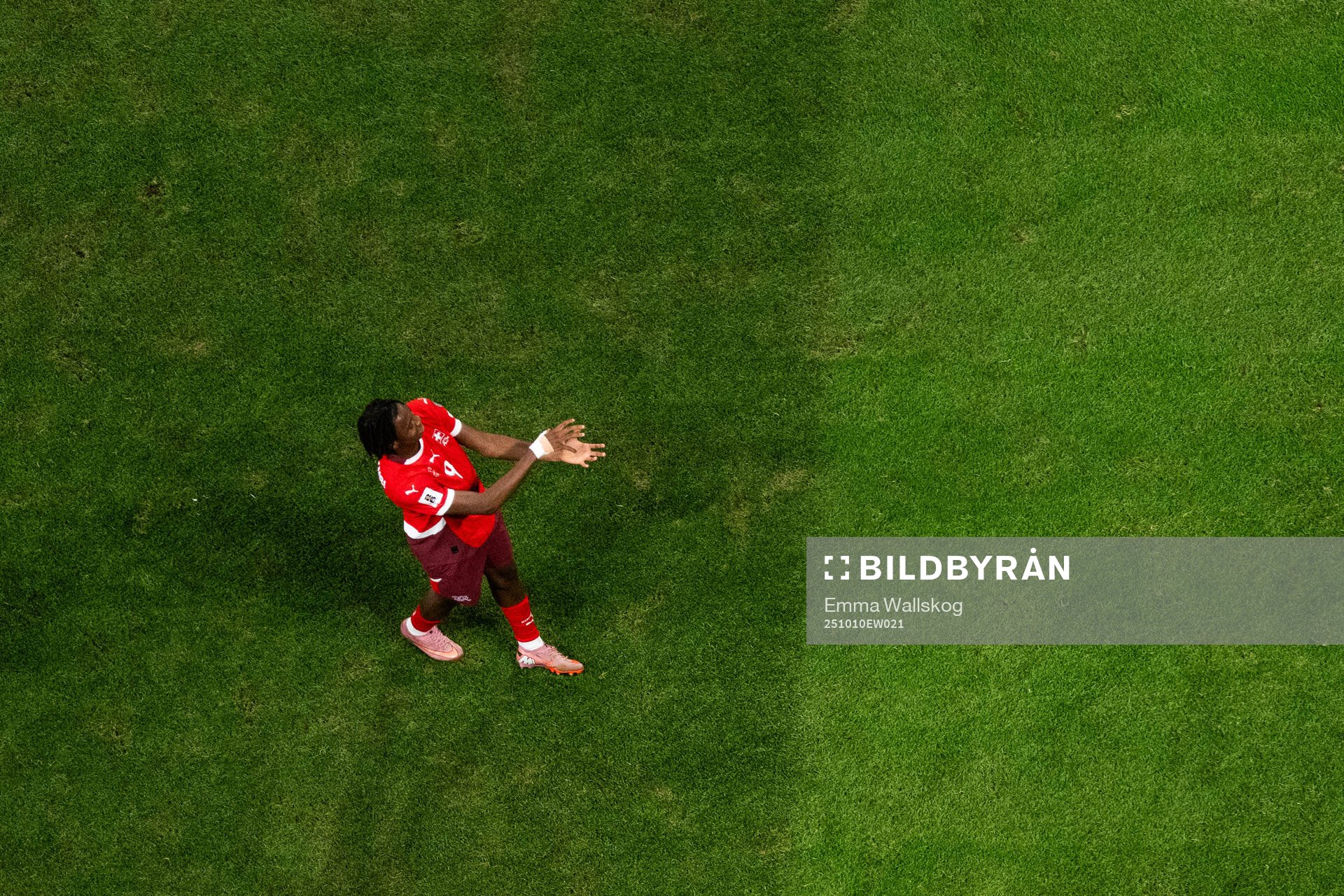 Johan Manzambi of Switzerland celebrates
