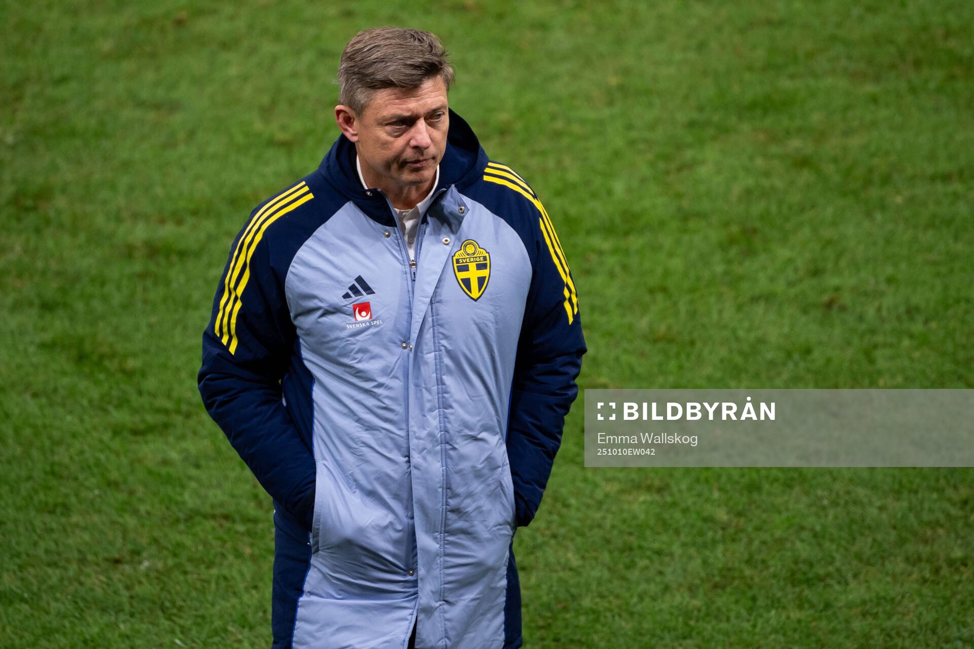 Head coach Jon Dahl Tomasson of Sweden looks dejected
