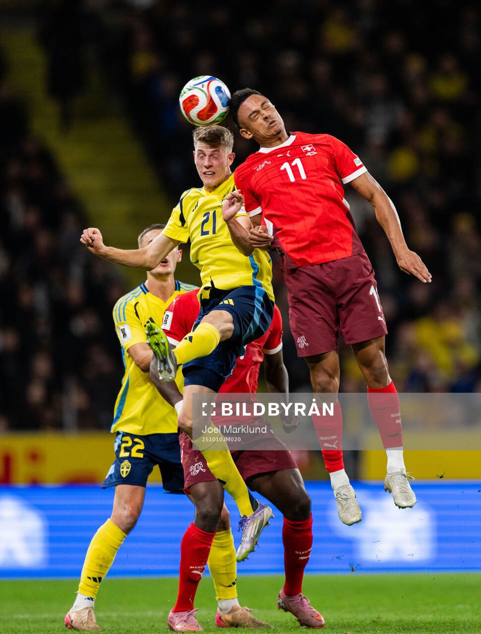 Alexander Bernhardsson of Sweden and Dan Ndoye of