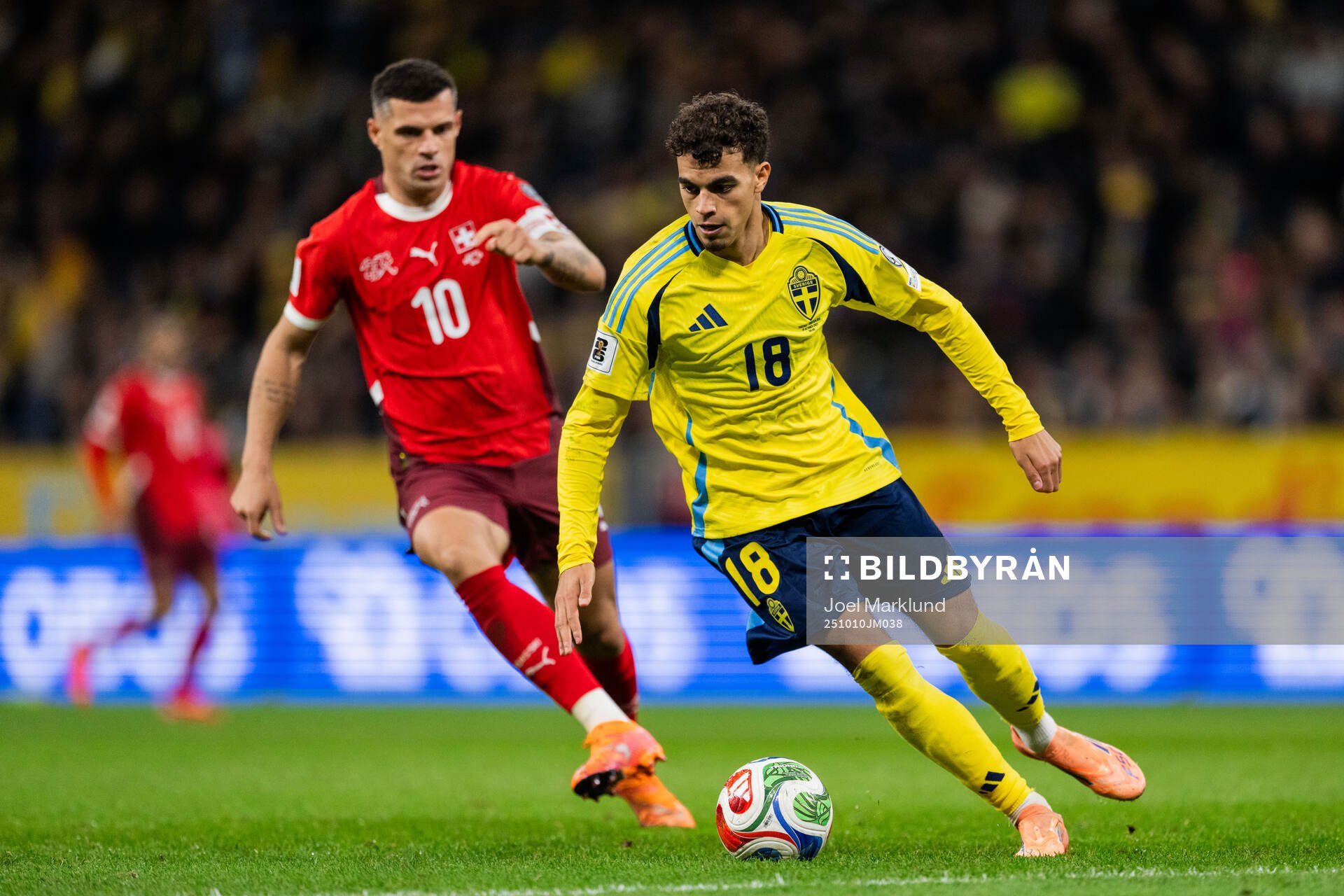 Granit Xhaka of Switzerland and Yasin Ayari of Sweden