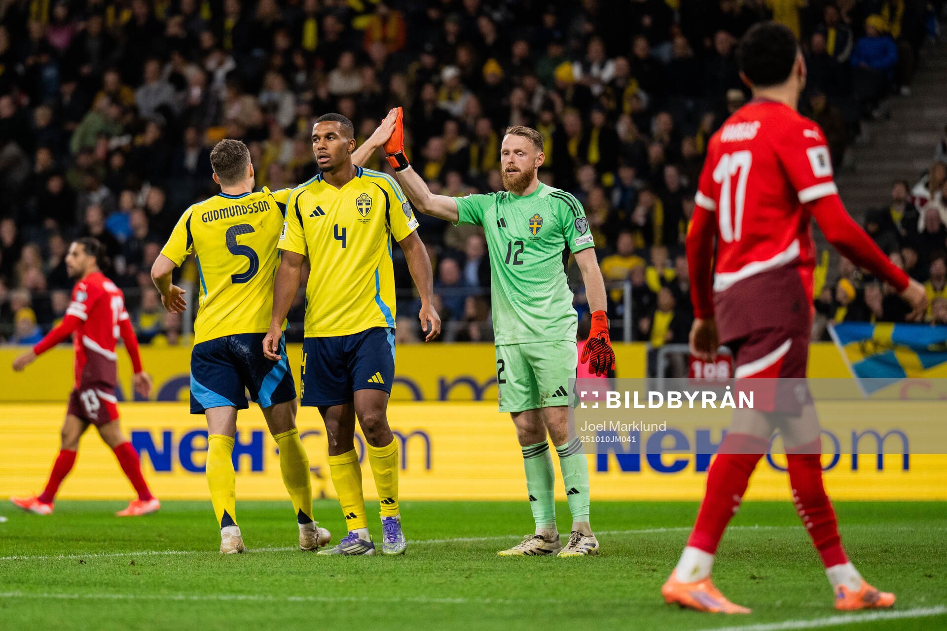 Gabriel Gudmundsson, Isak Hien, and goalkeeper Viktor