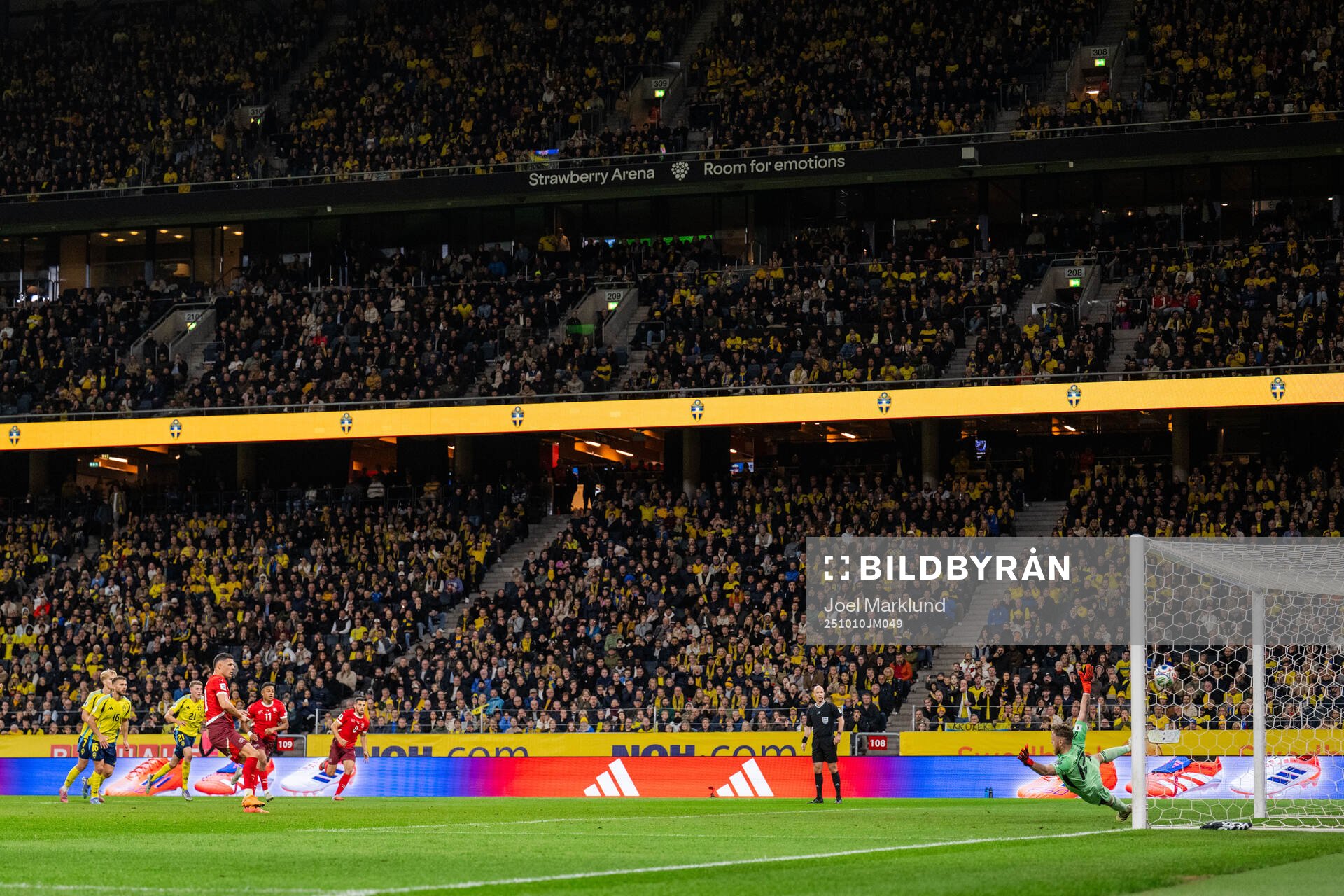 Granit Xhaka of Switzerland scores the 0-1 goal against
