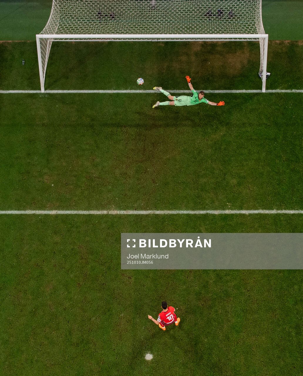 Granit Xhaka of Switzerland scores the 0-1 goal against