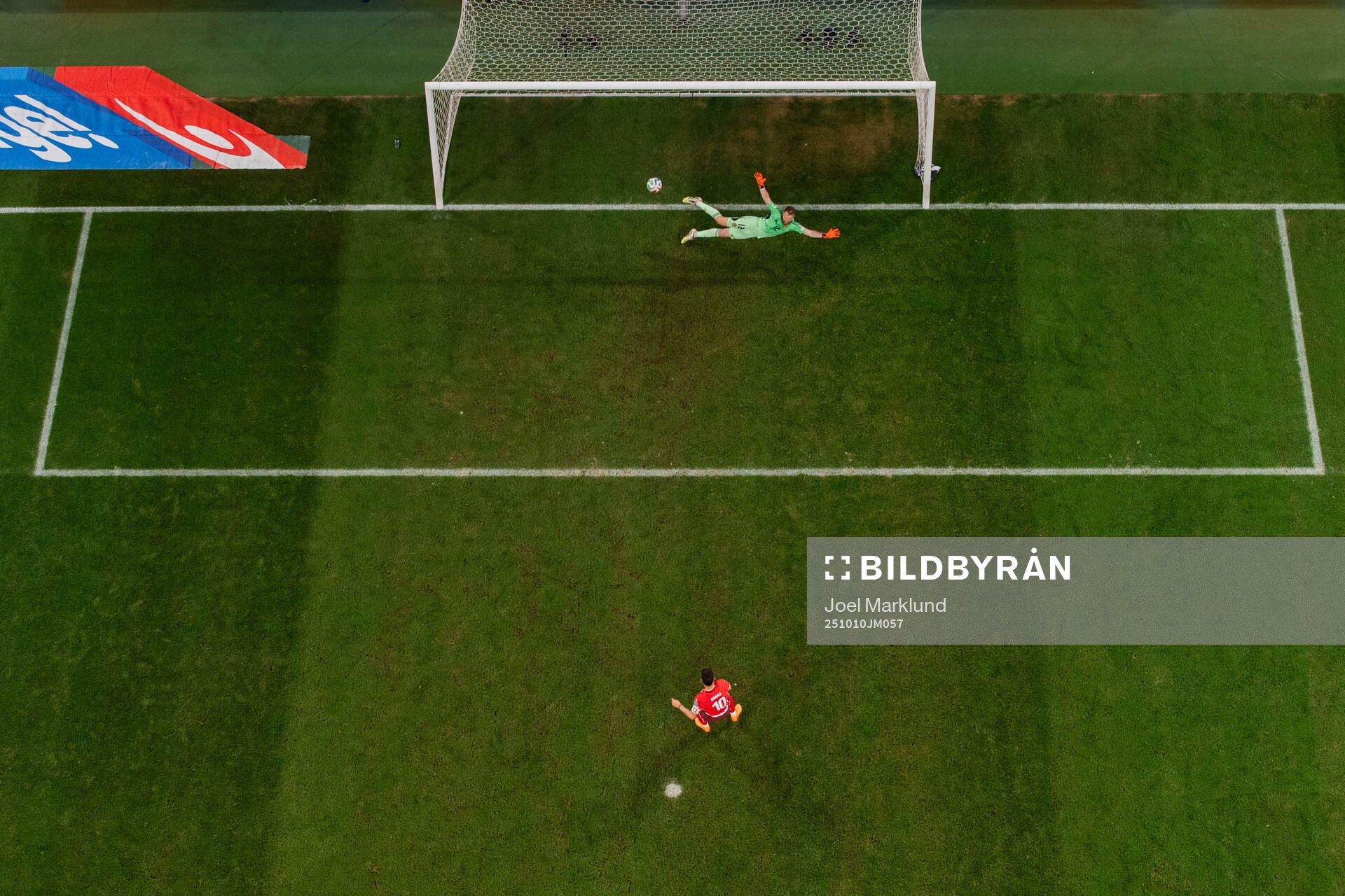 Granit Xhaka of Switzerland scores the 0-1 goal against