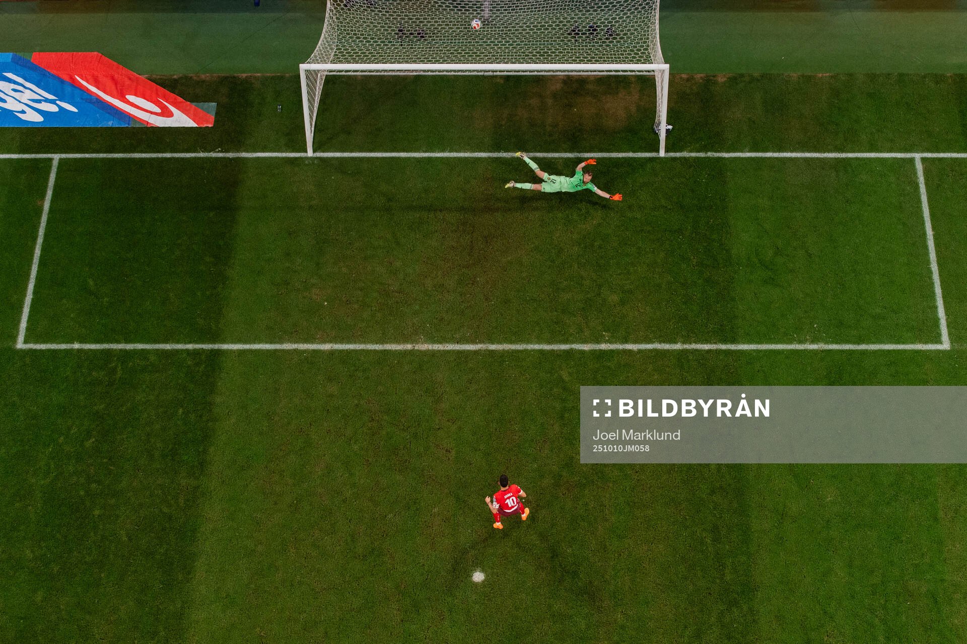 Granit Xhaka of Switzerland scores the 0-1 goal against
