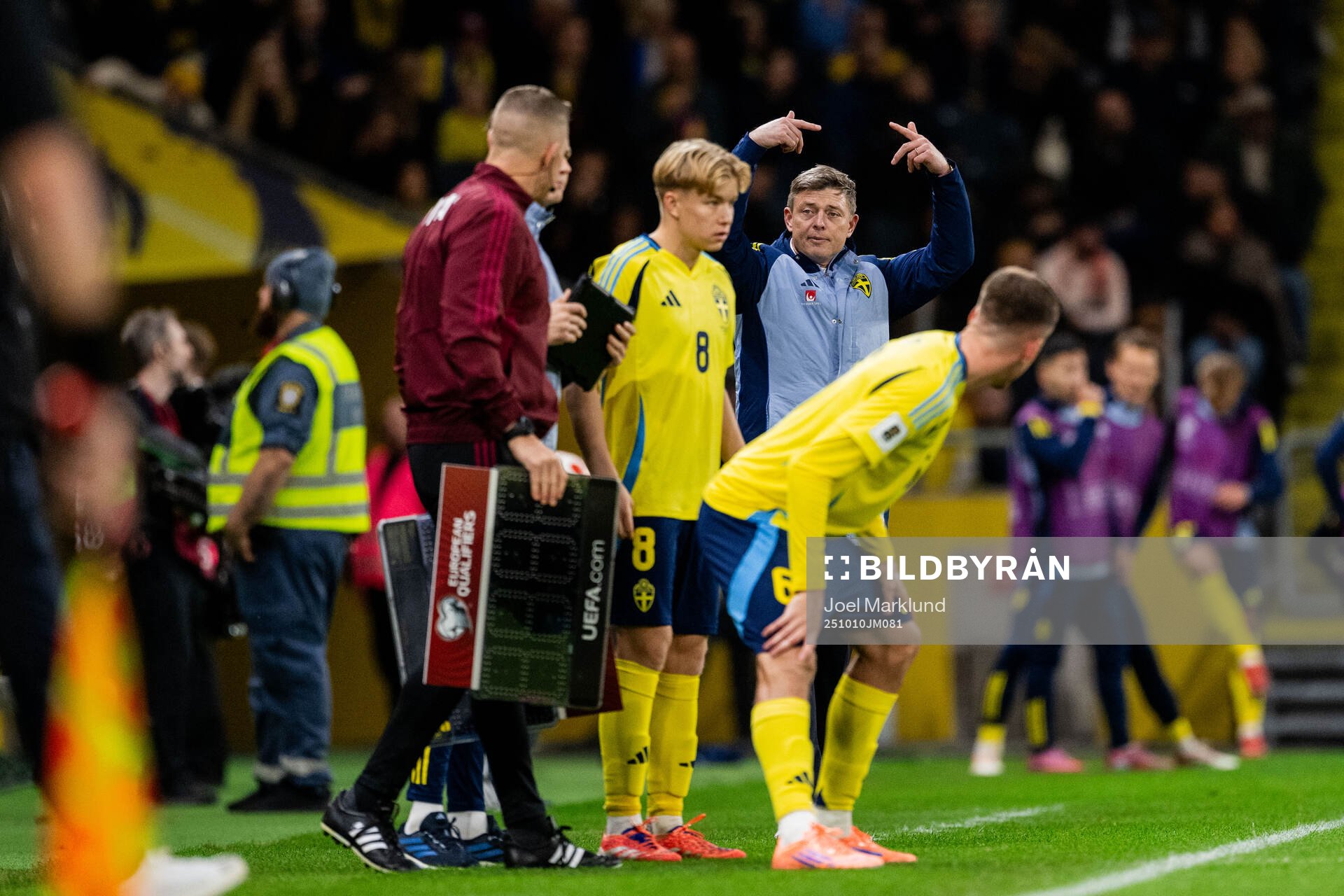 Head coach Jon Dahl Tomasson of Sweden