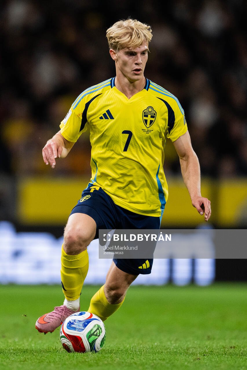 Lucas Bergvall of Sweden
