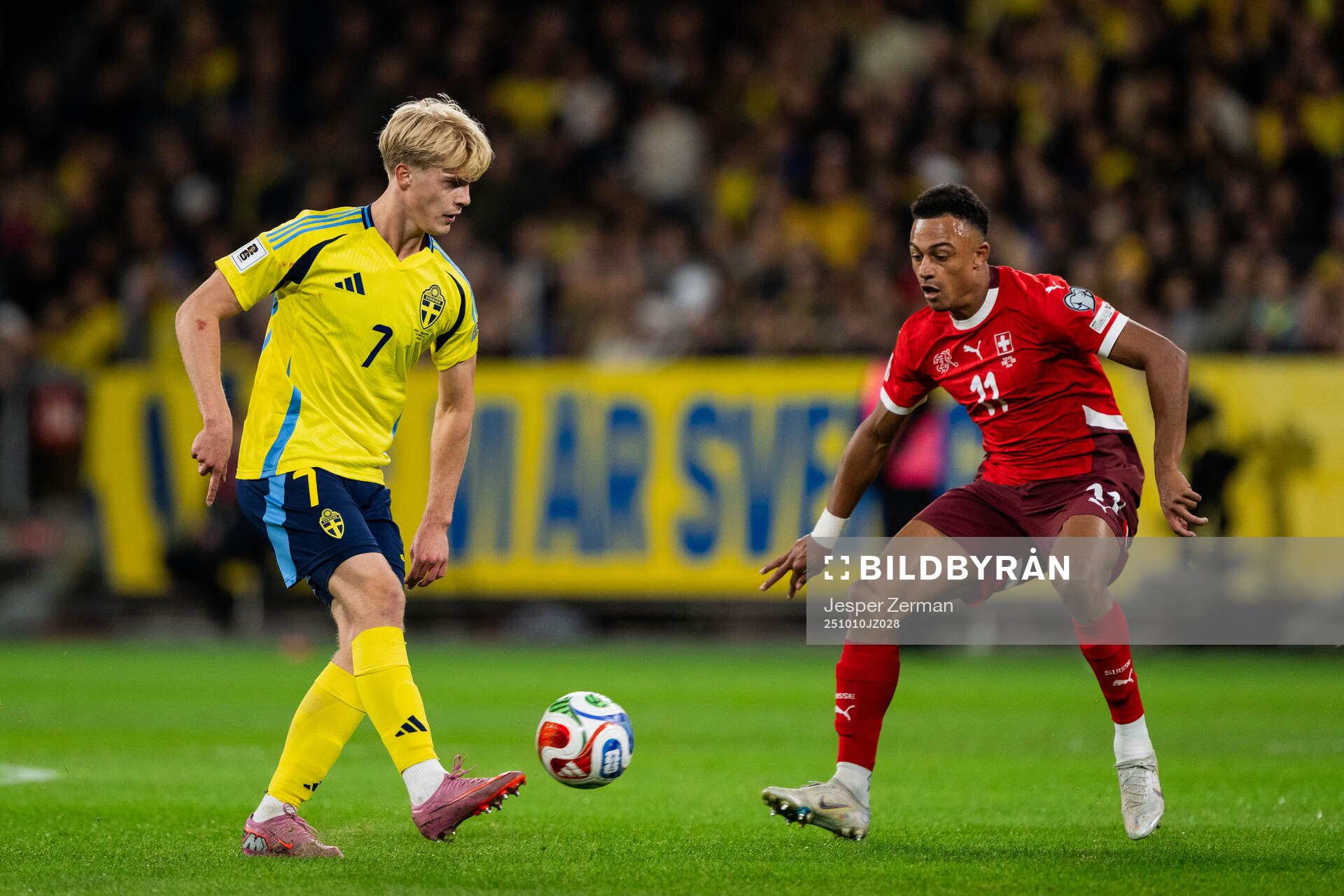 Lucas Bergvall of Sweden and Dan Ndoye of Switzerland