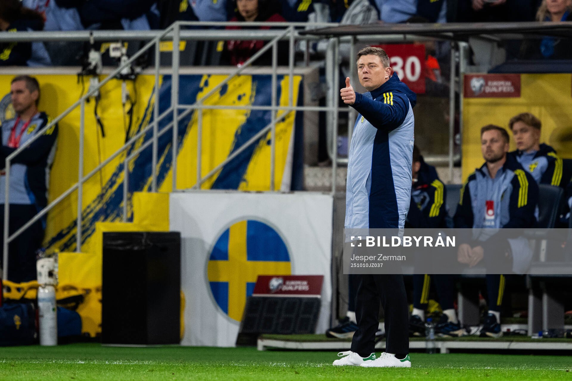 Head coach Jon Dahl Tomasson of Sweden