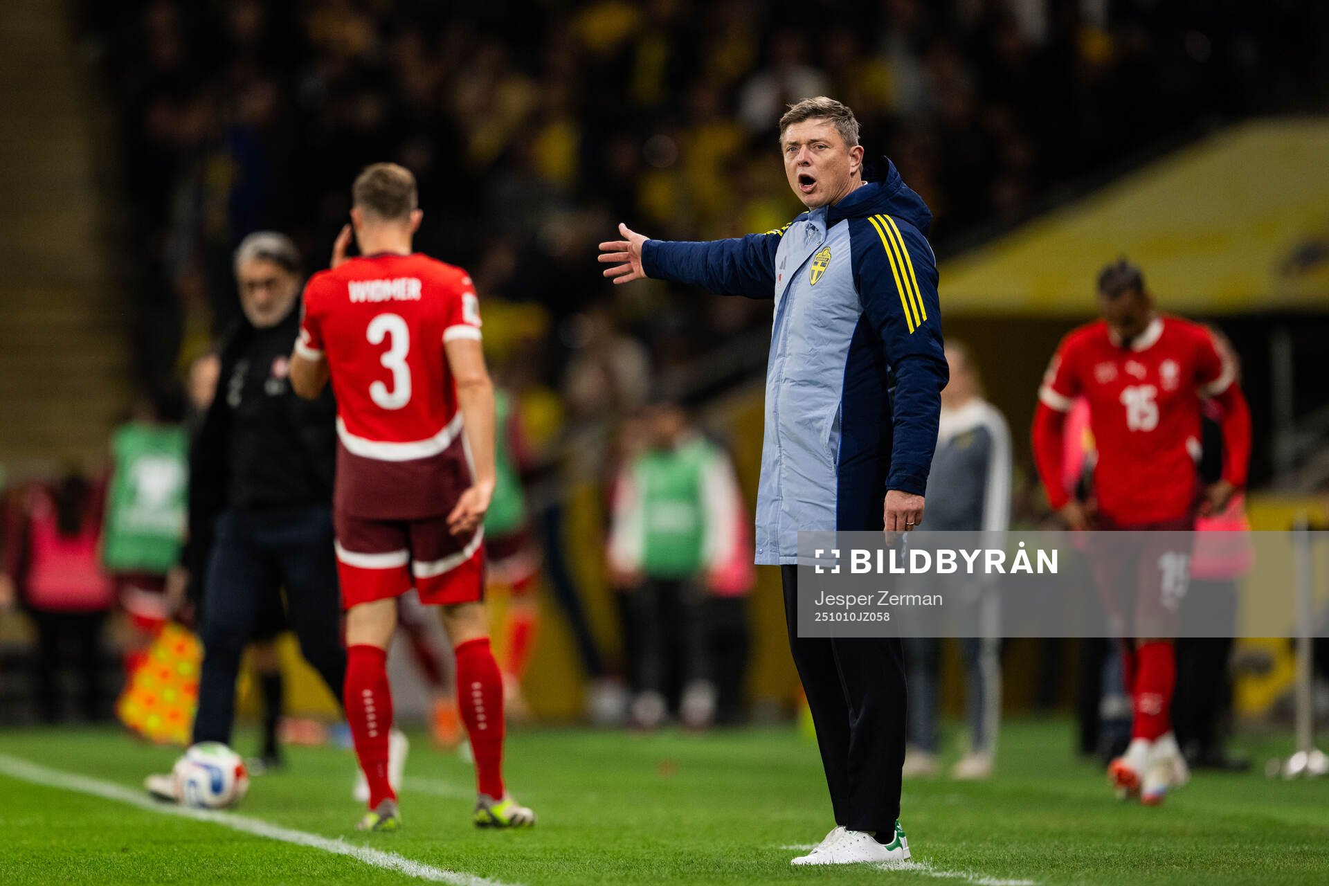 Head coach Jon Dahl Tomasson of Sweden