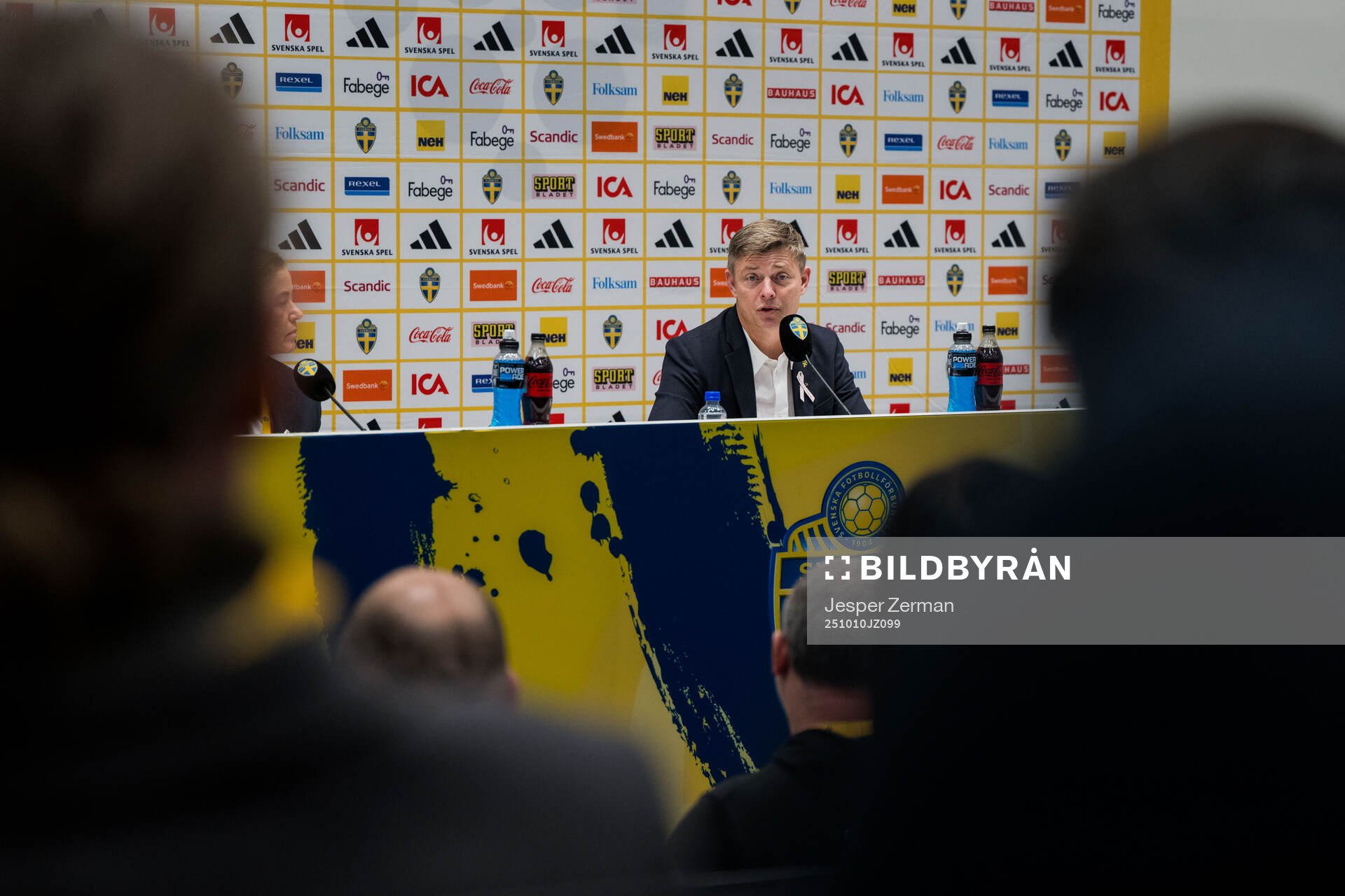 Head coach Jon Dahl Tomasson of Sweden