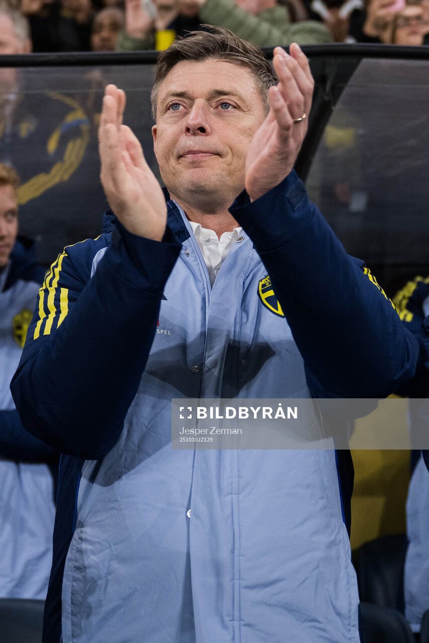 Head coach Jon Dahl Tomasson