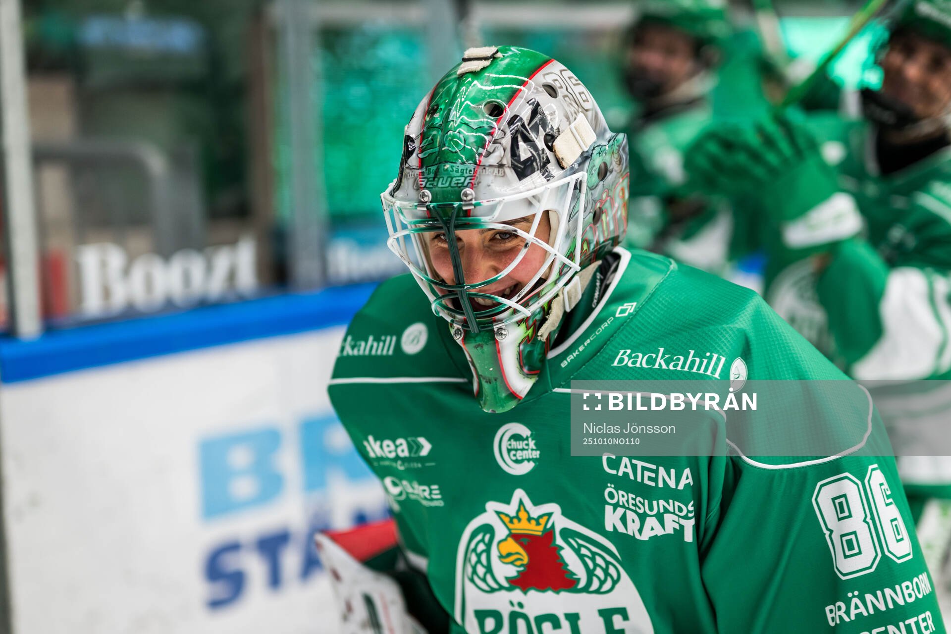 Rögles målvakt Alba Gonzalo jublar
