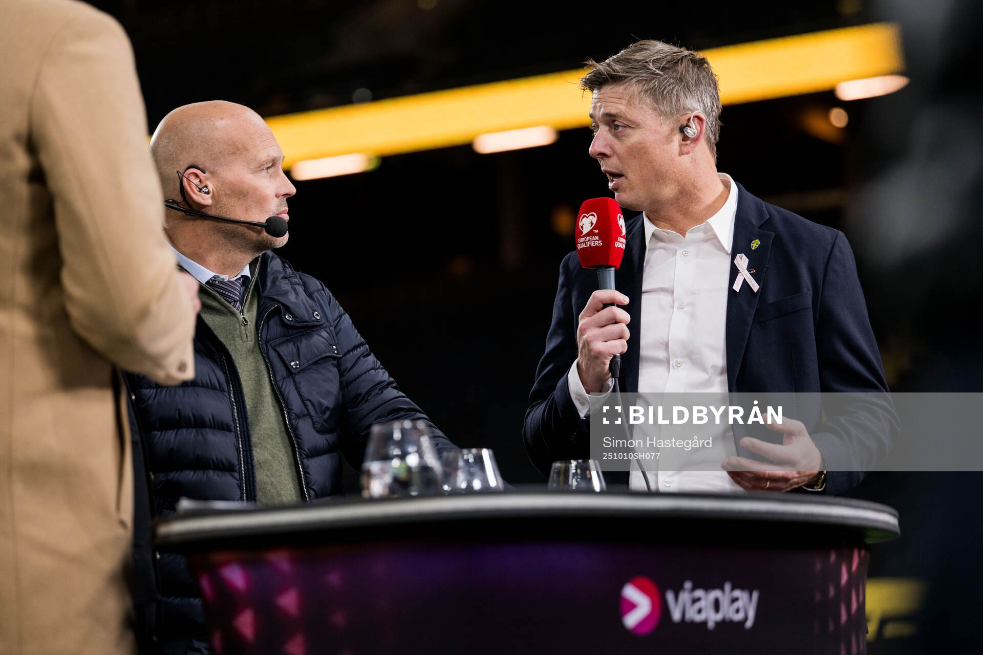 Expert Fredrik Ljungberg and head coach Jon Dahl Tomasson